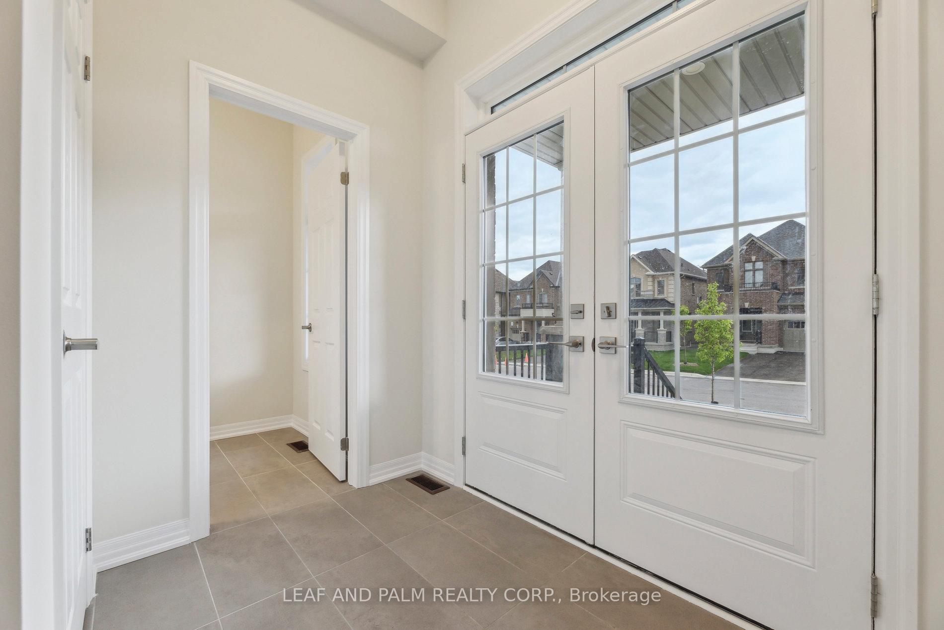Photo 5 of 26 Ed Ewert Avenue, Clarington, Newcastle — HOMEH