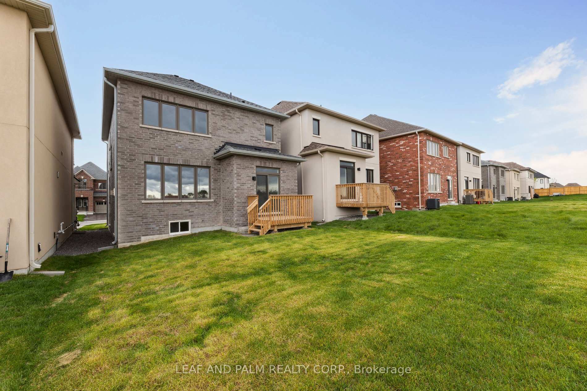 Photo 39 of 26 Ed Ewert Avenue, Clarington, Newcastle — HOMEH