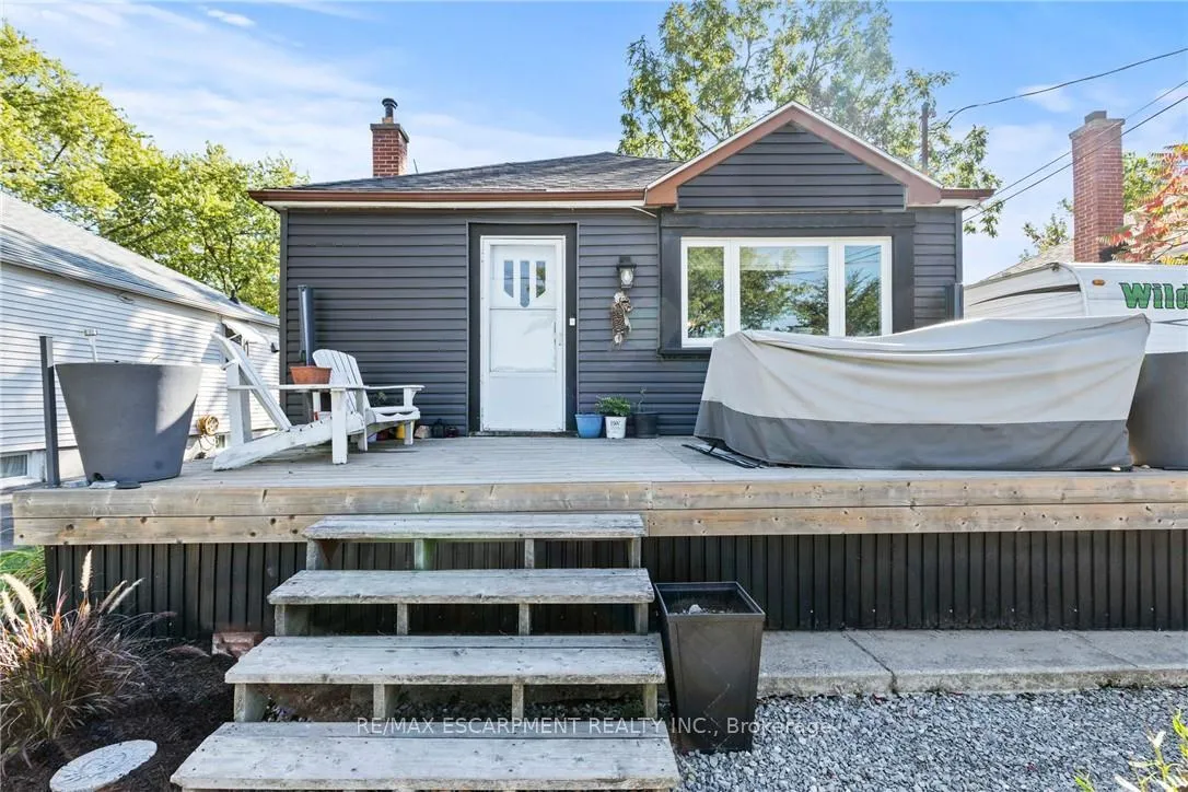 Photo 2 of 147 Summerhill Avenue, Hamilton, Glenview — HOMEH
