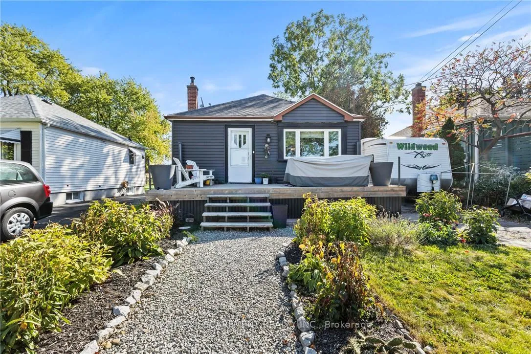 Photo 3 of 147 Summerhill Avenue, Hamilton, Glenview — HOMEH