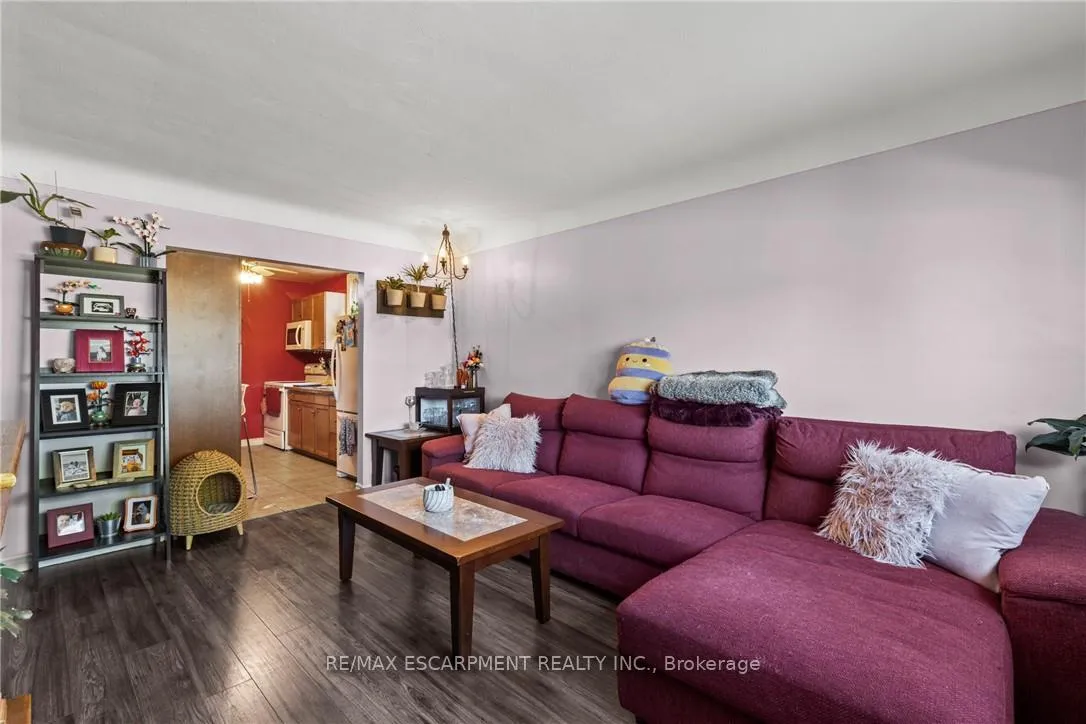 Photo 8 of 147 Summerhill Avenue, Hamilton, Glenview — HOMEH