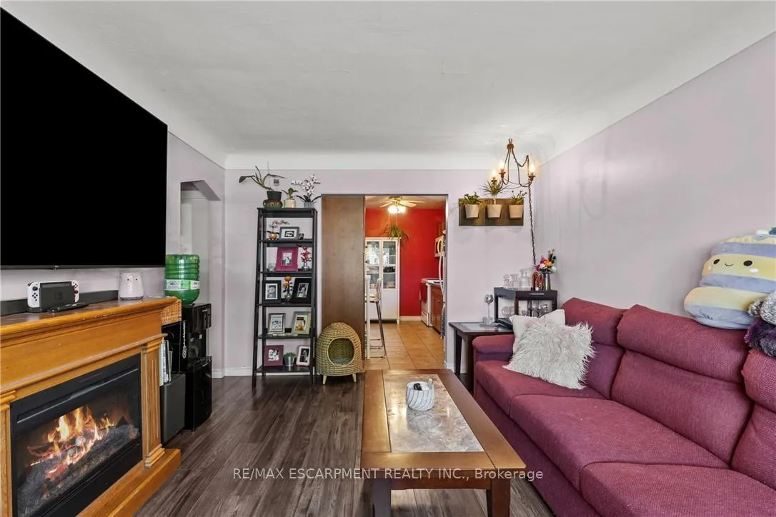 Photo 9 of 147 Summerhill Avenue, Hamilton, Glenview — HOMEH
