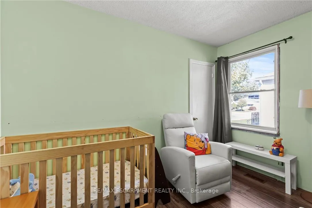Photo 16 of 147 Summerhill Avenue, Hamilton, Glenview — HOMEH