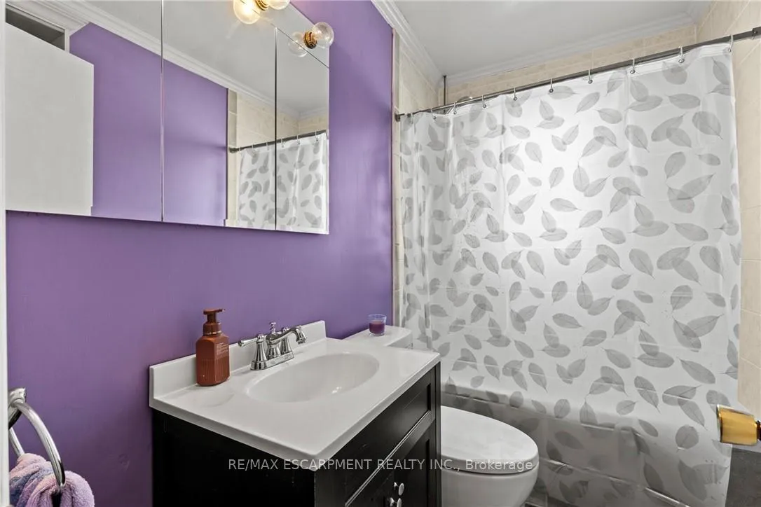 Photo 18 of 147 Summerhill Avenue, Hamilton, Glenview — HOMEH
