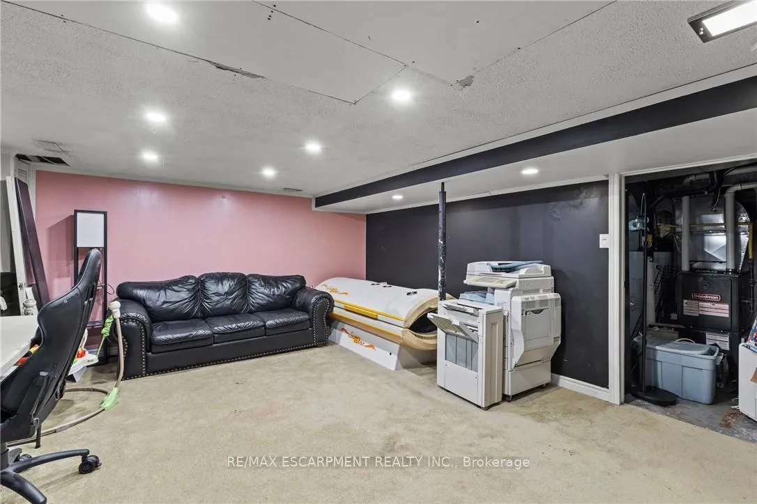 Photo 21 of 147 Summerhill Avenue, Hamilton, Glenview — HOMEH