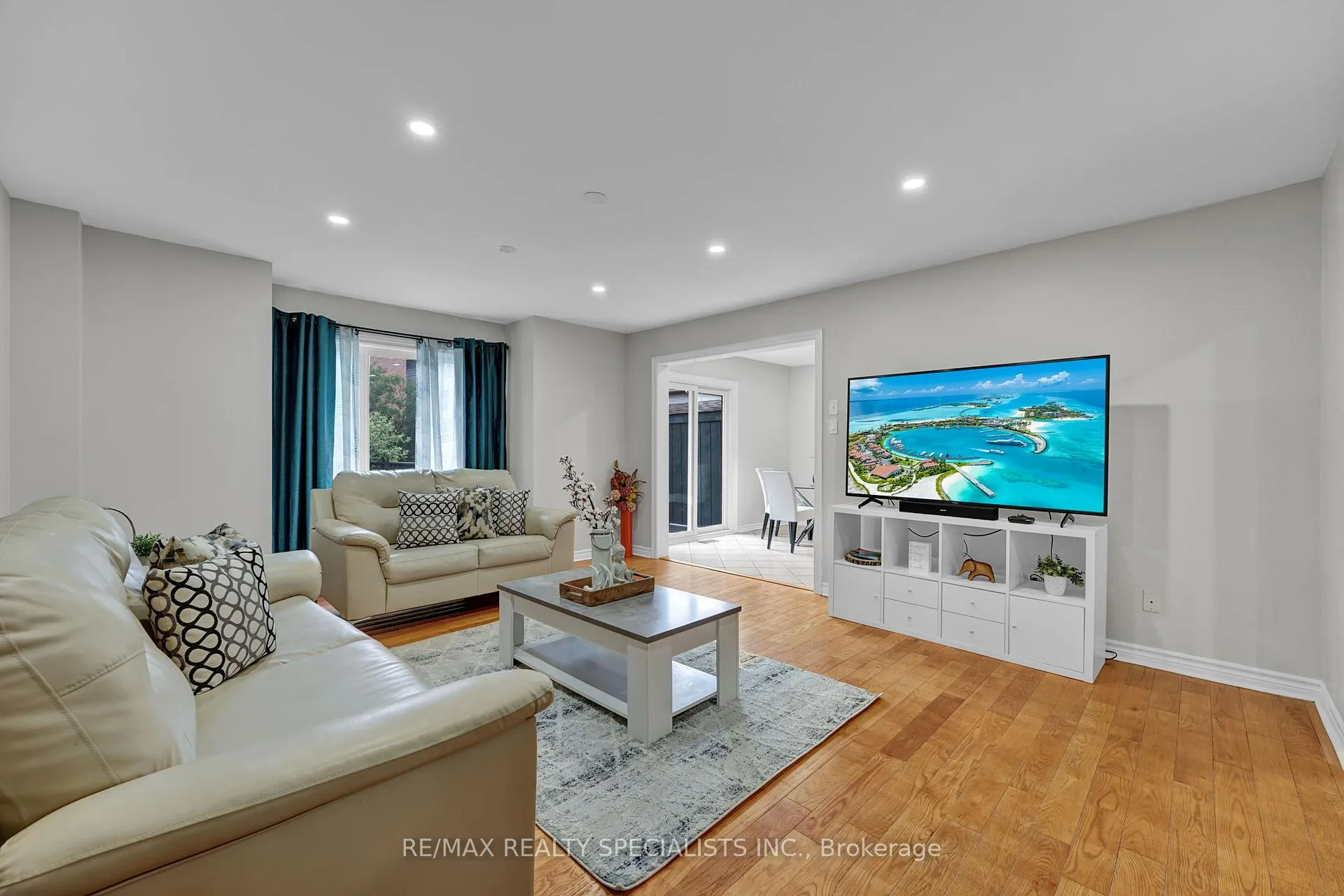 Photo 5 of 136 Clover Bloom Road, Brampton, Sandringham-Wellington — HOMEH