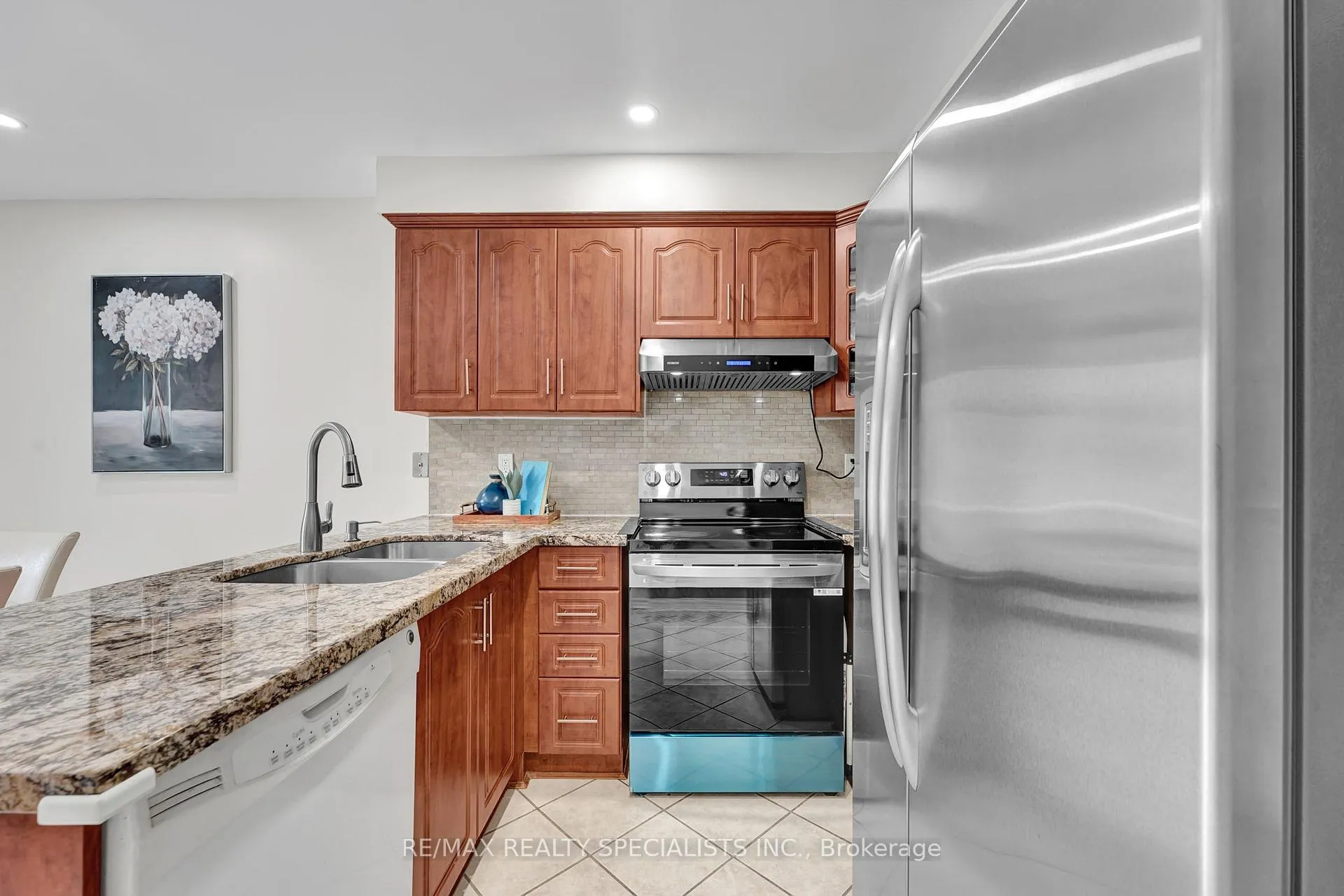 Photo 13 of 136 Clover Bloom Road, Brampton, Sandringham-Wellington — HOMEH