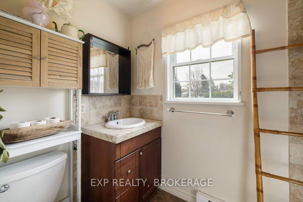 Photo 23 of 1038 McCallum Lane, Frontenac, Frontenac South — HOMEH