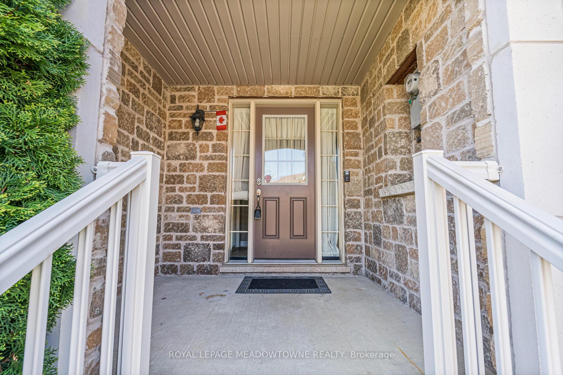 Photo 3 of Unit 11, 102 Cedarbrook Road, Brampton, Sandringham-Wellington — HOMEH