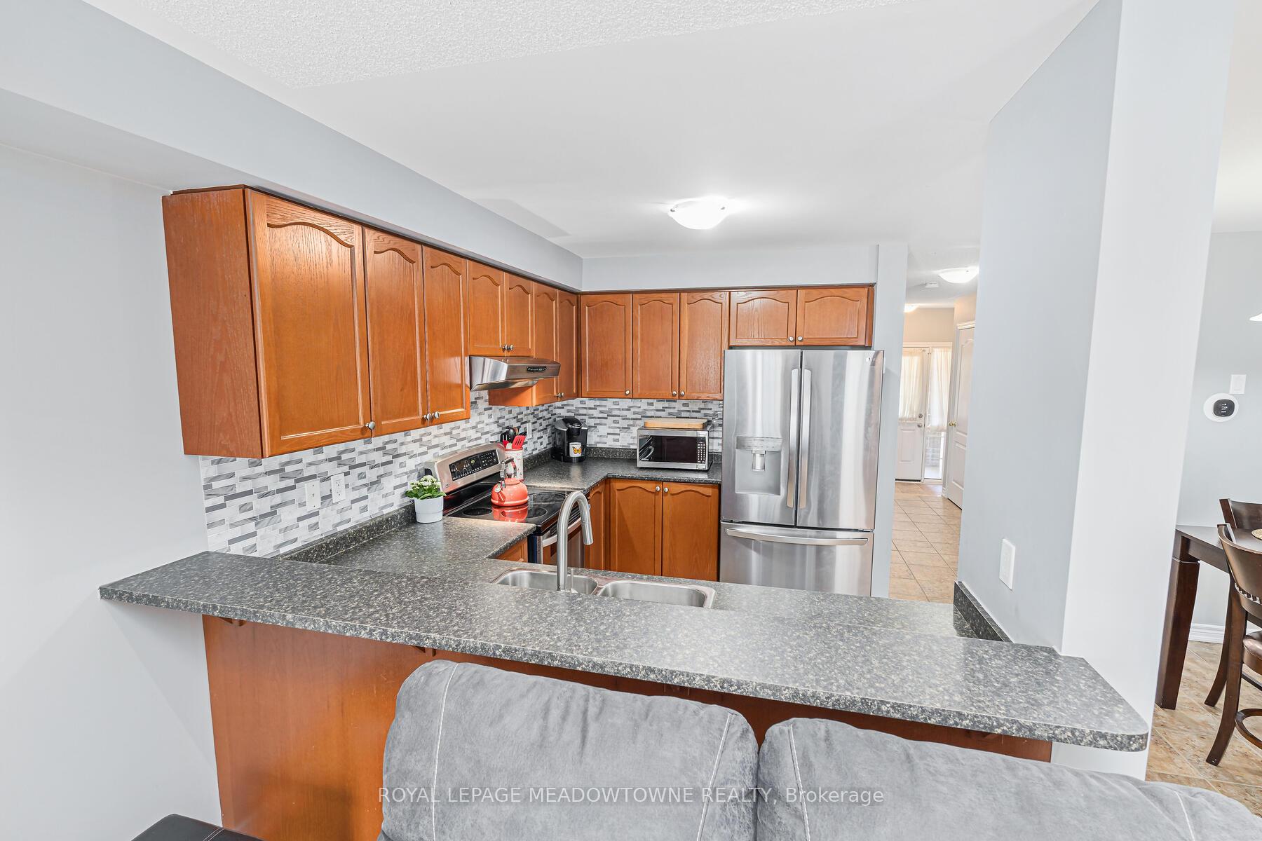 Photo 11 of Unit 11, 102 Cedarbrook Road, Brampton, Sandringham-Wellington — HOMEH