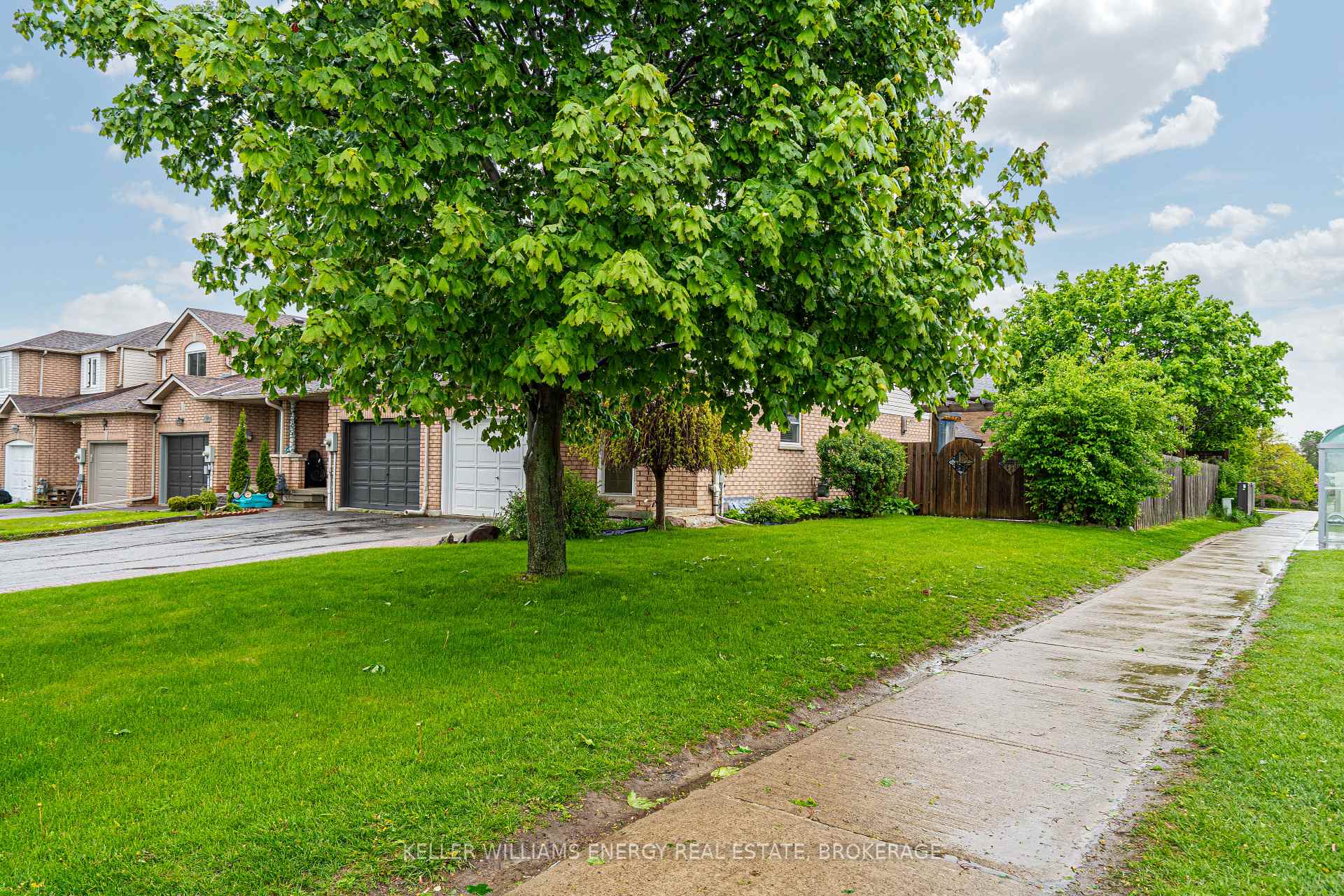 Photo 33 of 86 Somerscales Drive, Clarington, Bowmanville — HOMEH