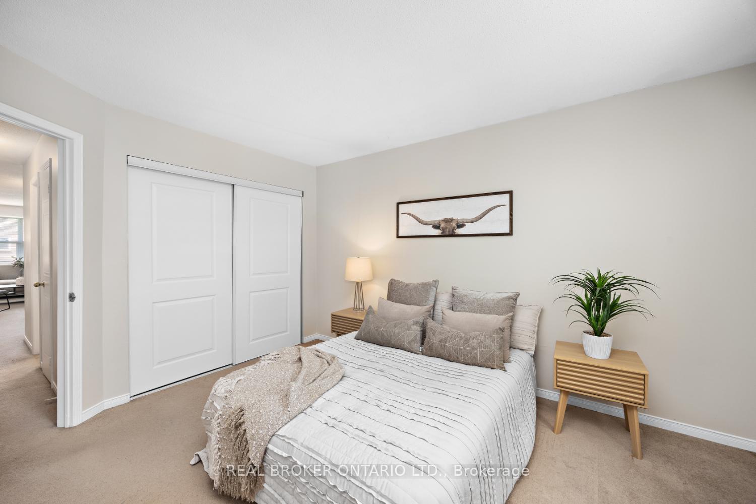 Photo 17 of 7 Kingsview Court, Clarington, Courtice — HOMEH