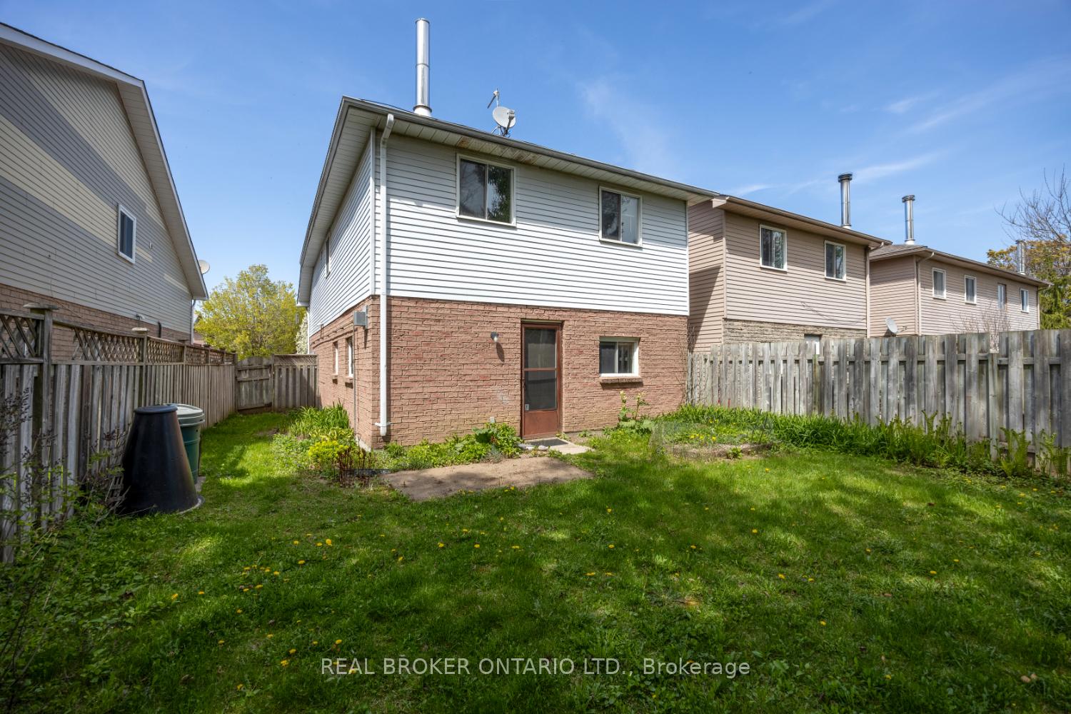 Photo 21 of 7 Kingsview Court, Clarington, Courtice — HOMEH
