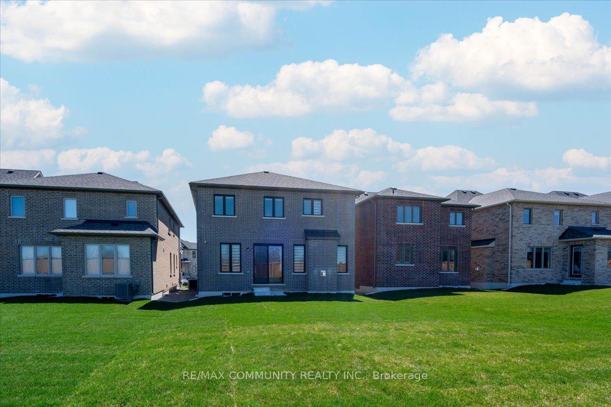 Photo 6 of 71 Hoad Street, Clarington, Newcastle — HOMEH