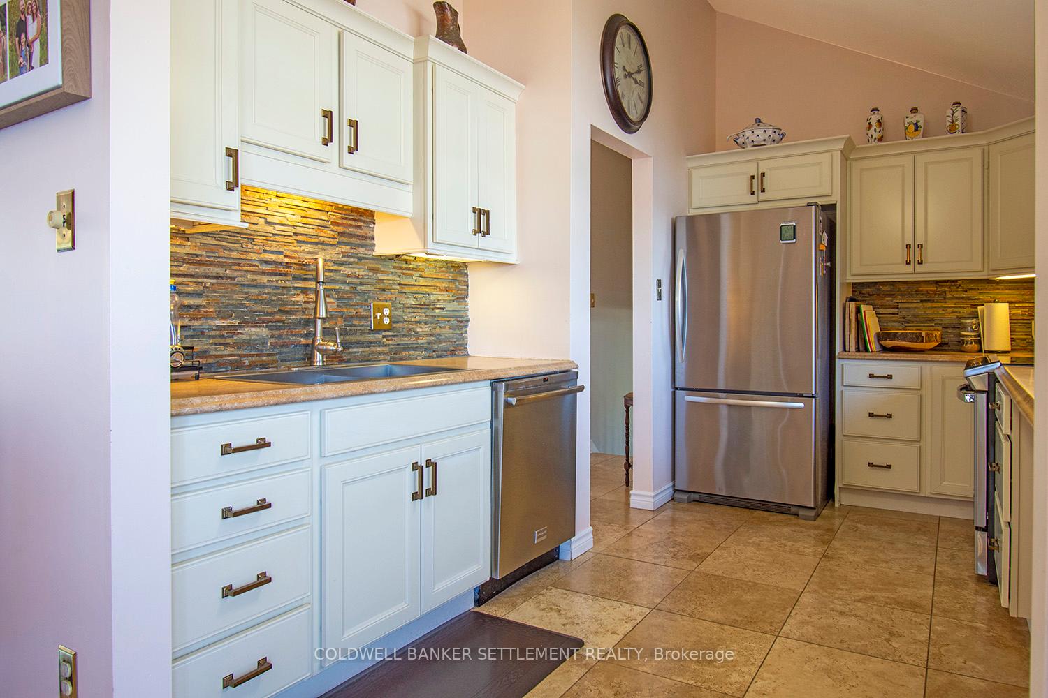 Photo 12 of 1072 Kippawa Point Lane, Frontenac, Frontenac Centre — HOMEH