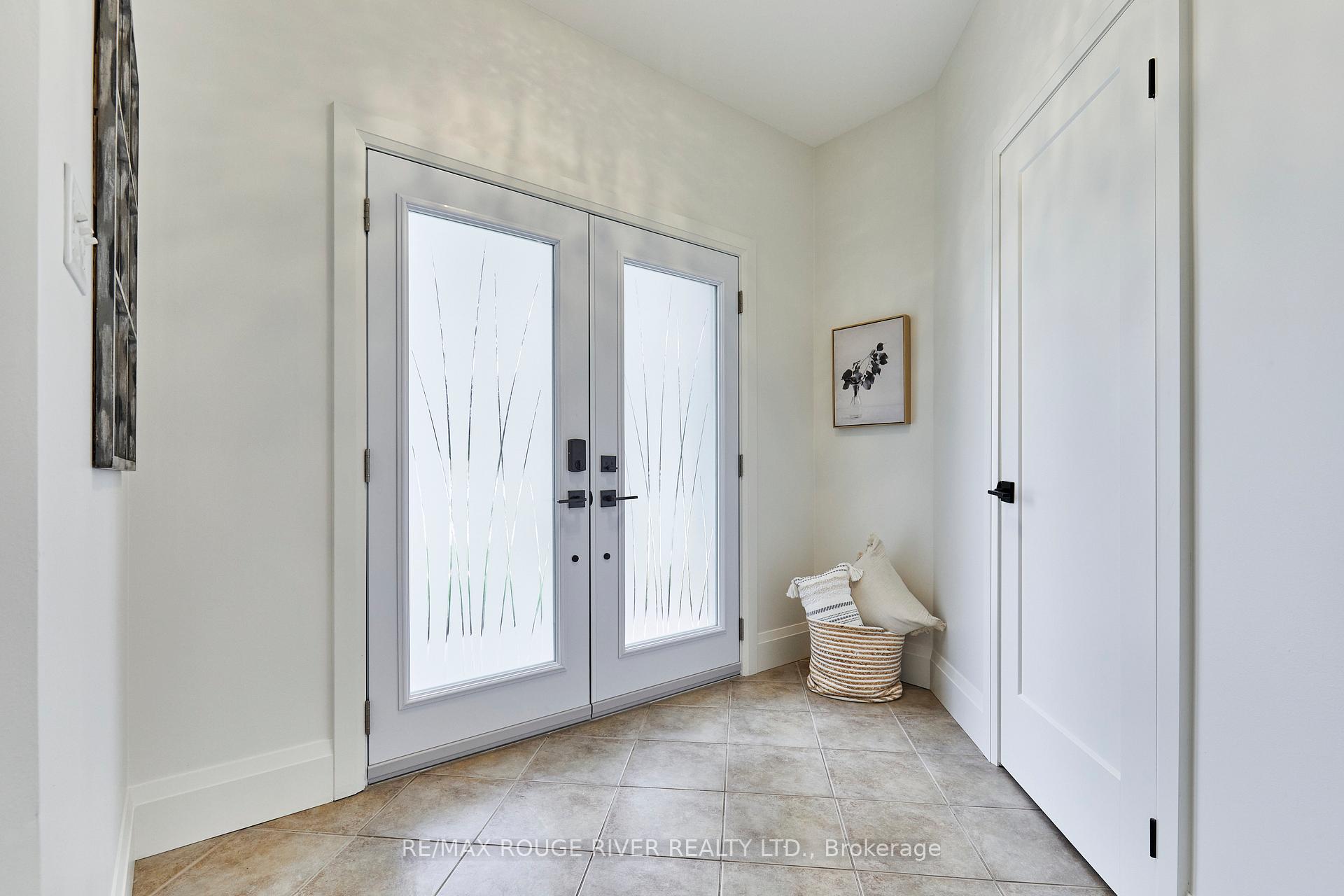 Photo 2 of 50 West Side Drive, Clarington, Bowmanville — HOMEH