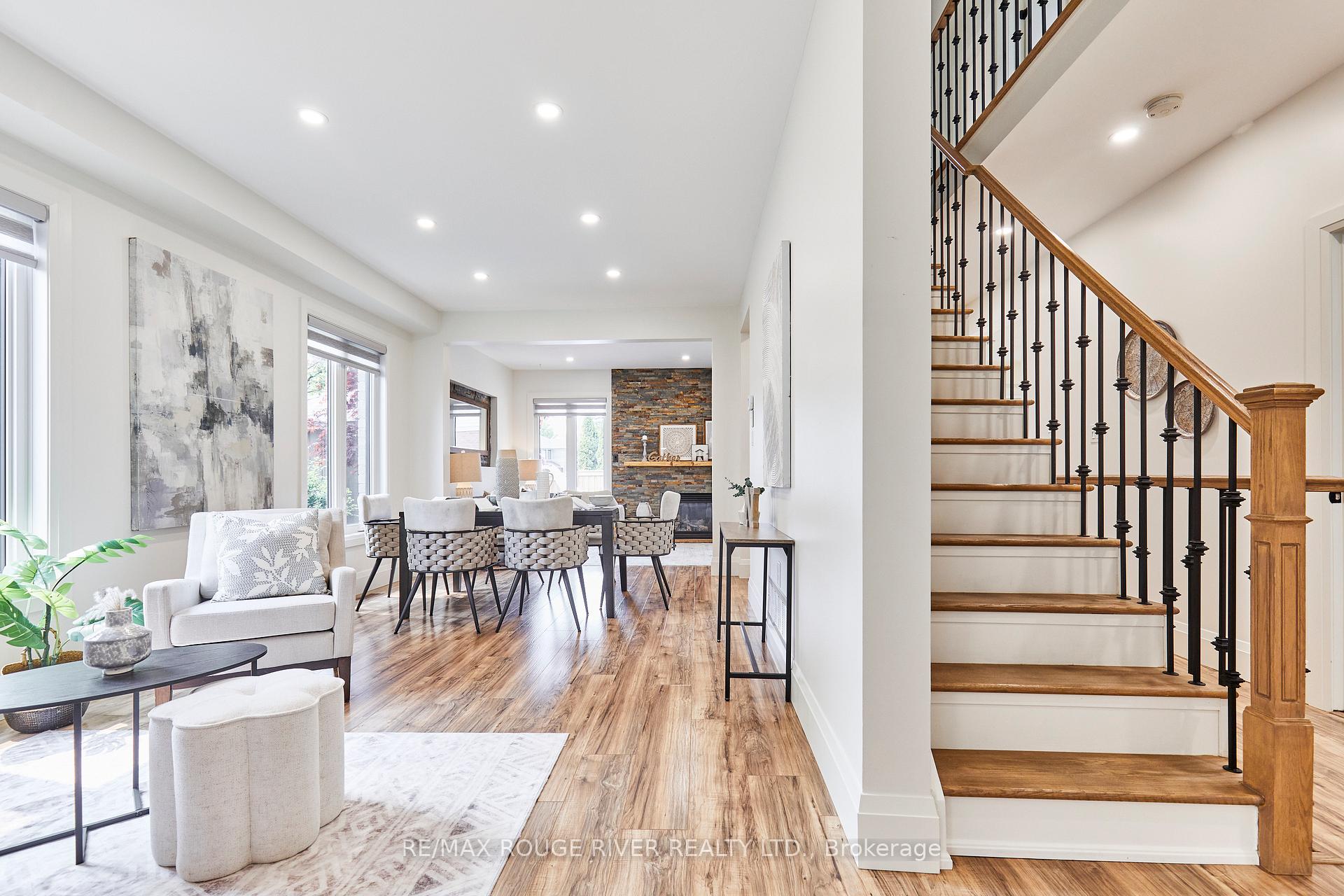 Photo 5 of 50 West Side Drive, Clarington, Bowmanville — HOMEH