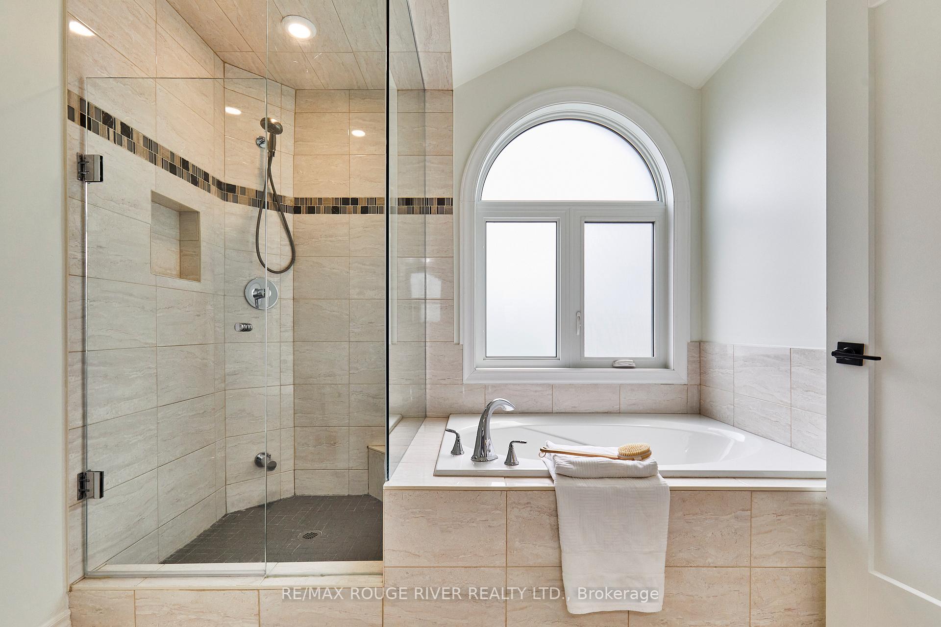 Photo 23 of 50 West Side Drive, Clarington, Bowmanville — HOMEH