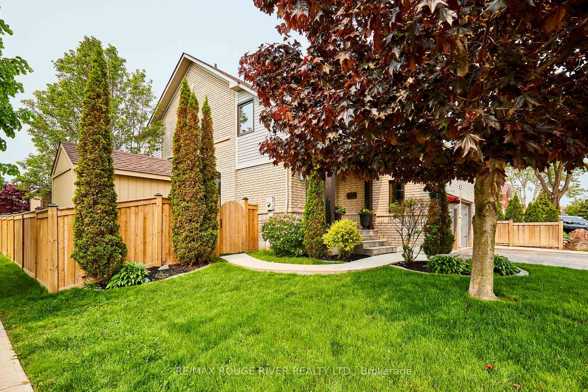 Photo 39 of 50 West Side Drive, Clarington, Bowmanville — HOMEH