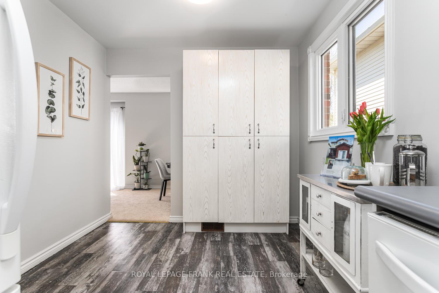 Photo 10 of 29 Hartsfield Drive, Clarington, Courtice — HOMEH