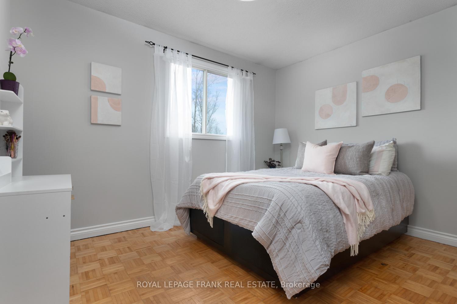 Photo 13 of 29 Hartsfield Drive, Clarington, Courtice — HOMEH