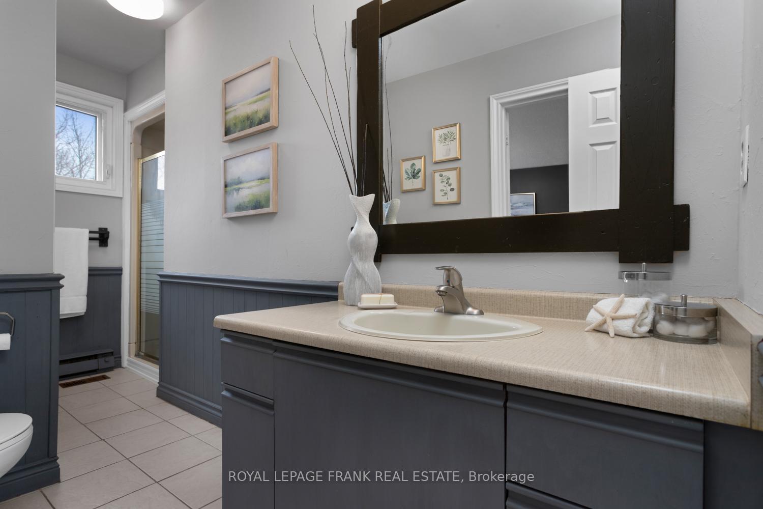 Photo 15 of 29 Hartsfield Drive, Clarington, Courtice — HOMEH