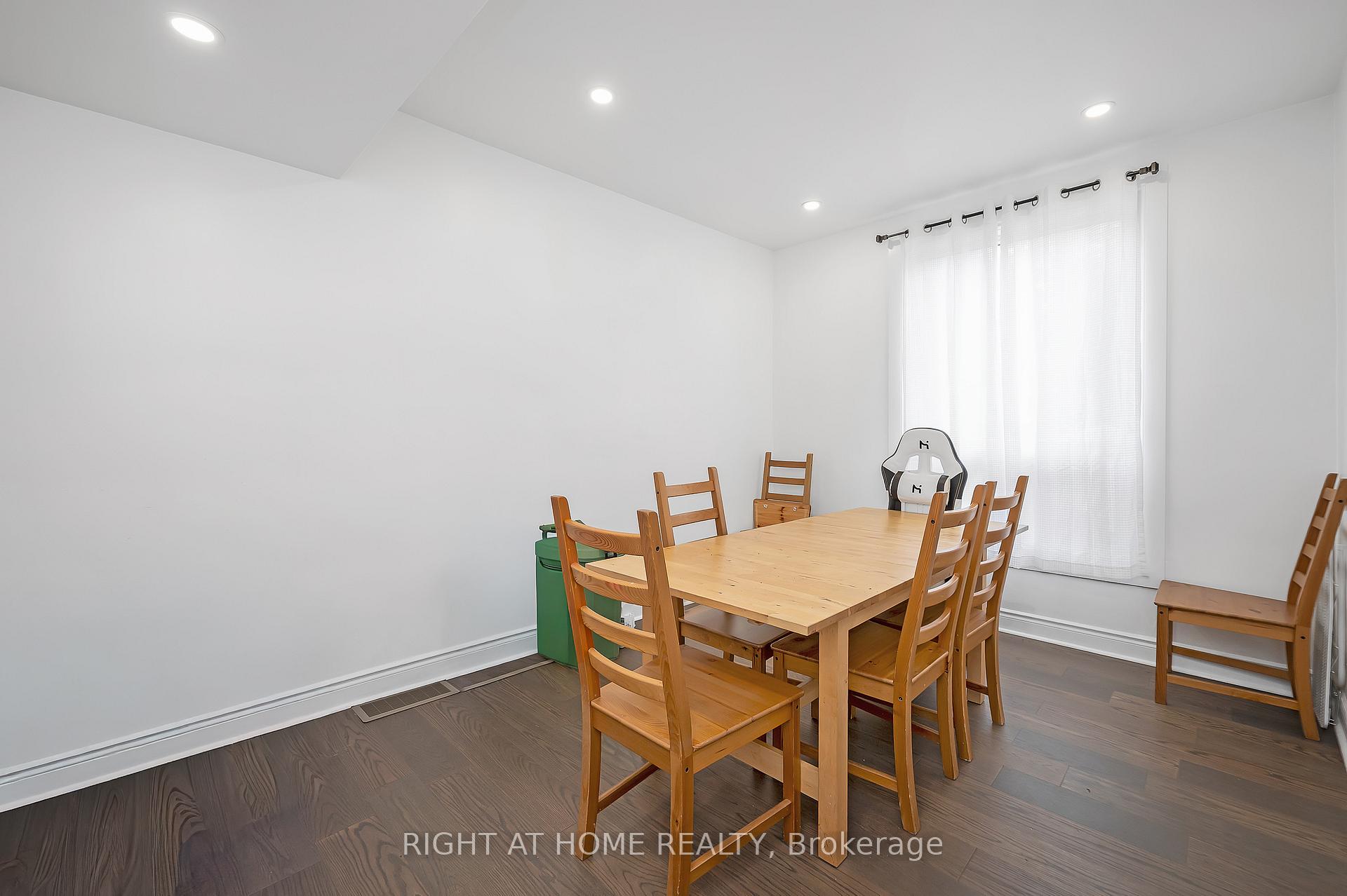 Photo 11 of 18 Huntley Street, Hamilton, Gibson — HOMEH