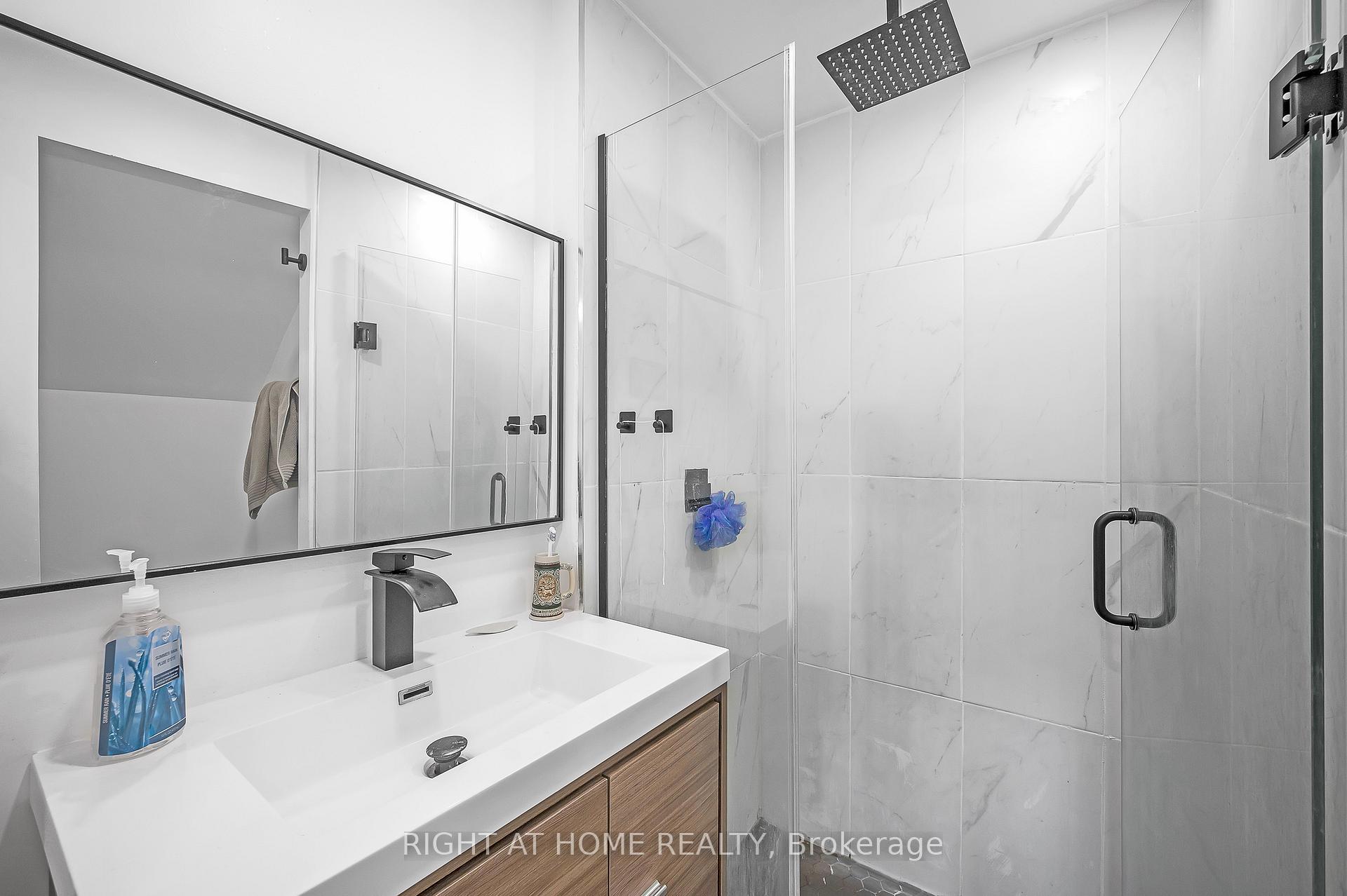 Photo 19 of 18 Huntley Street, Hamilton, Gibson — HOMEH