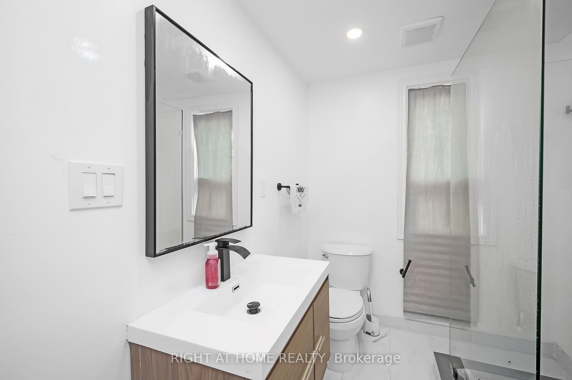 Photo 21 of 18 Huntley Street, Hamilton, Gibson — HOMEH