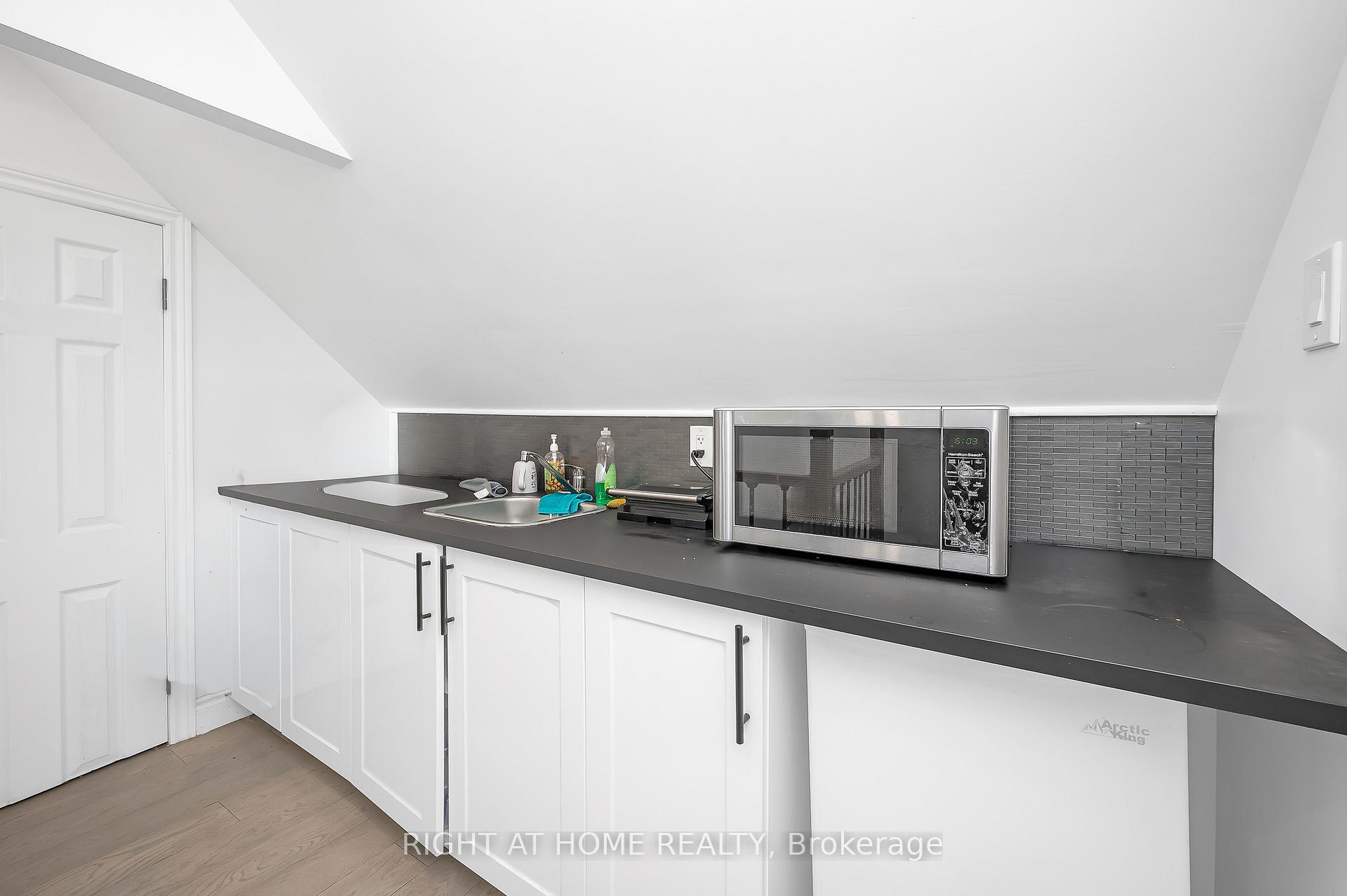 Photo 26 of 18 Huntley Street, Hamilton, Gibson — HOMEH