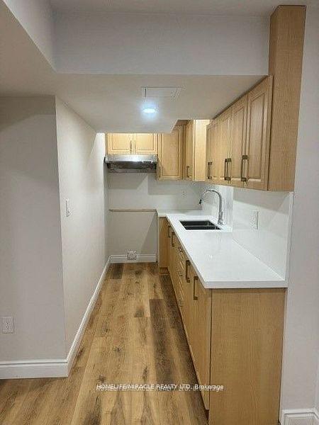 Photo 4 of 20 Bushmill Circle (Bsmt), Brampton, Fletcher's Meadow — HOMEH