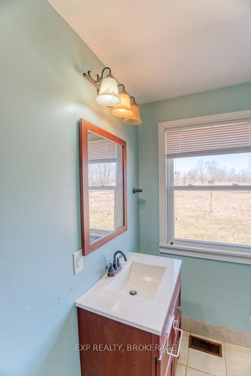 Photo 11 of 1272 Buck Bay Road, Frontenac, Frontenac South — HOMEH