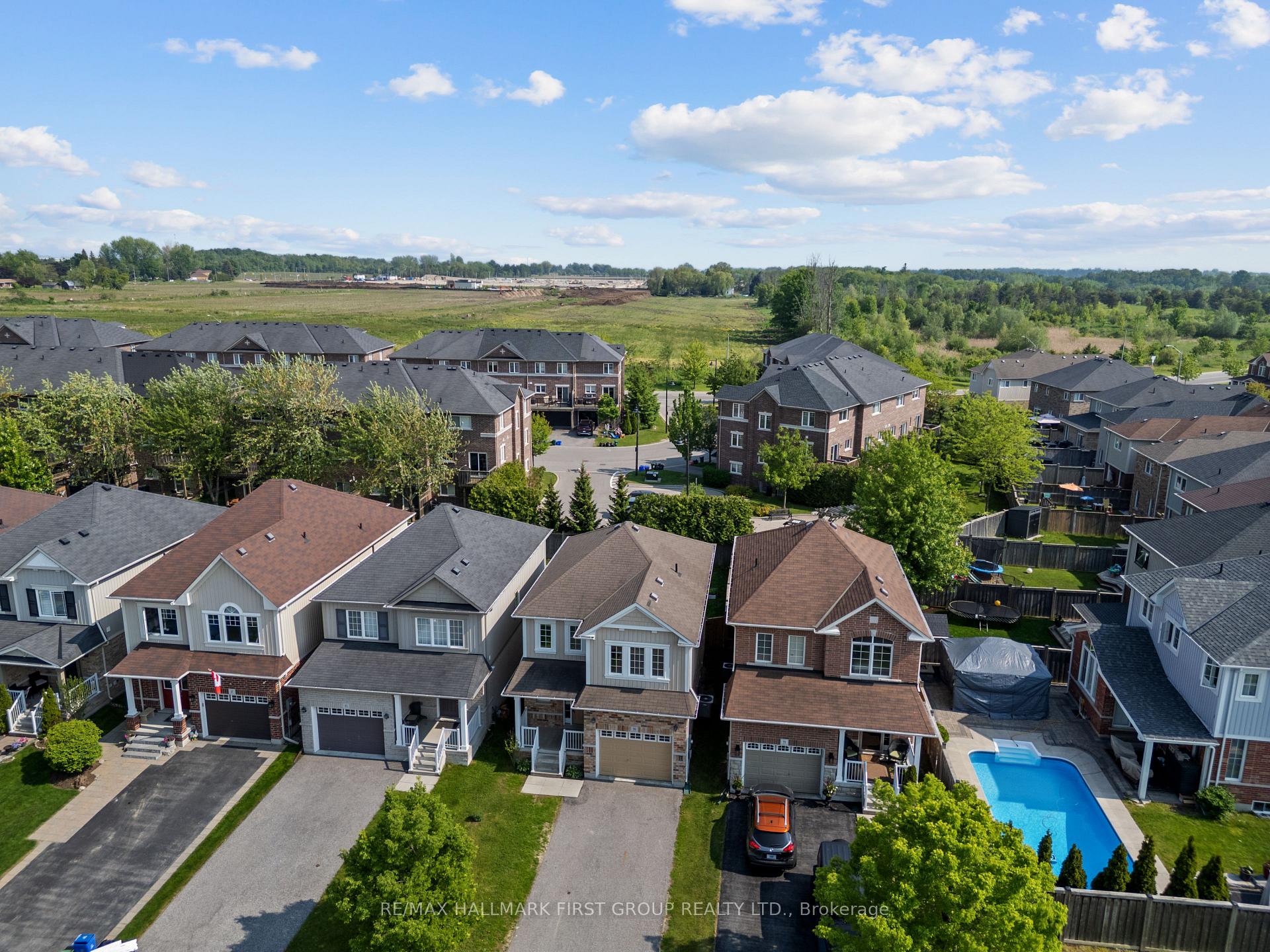 Photo 4 of 59 William Ingles Drive, Clarington, Courtice — HOMEH