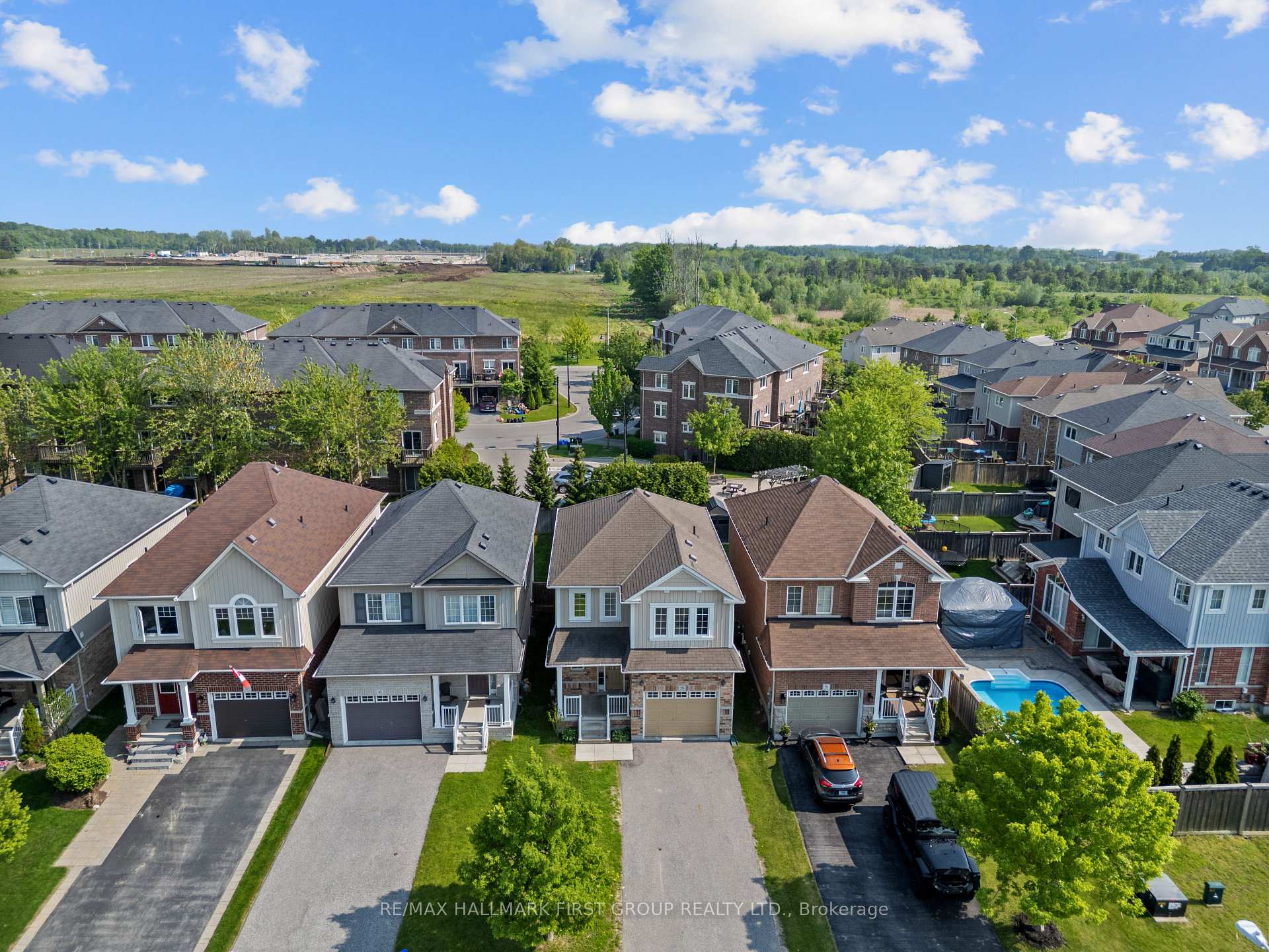 Photo 5 of 59 William Ingles Drive, Clarington, Courtice — HOMEH