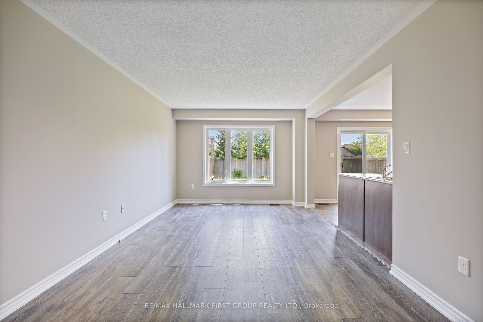 Photo 12 of 59 William Ingles Drive, Clarington, Courtice — HOMEH