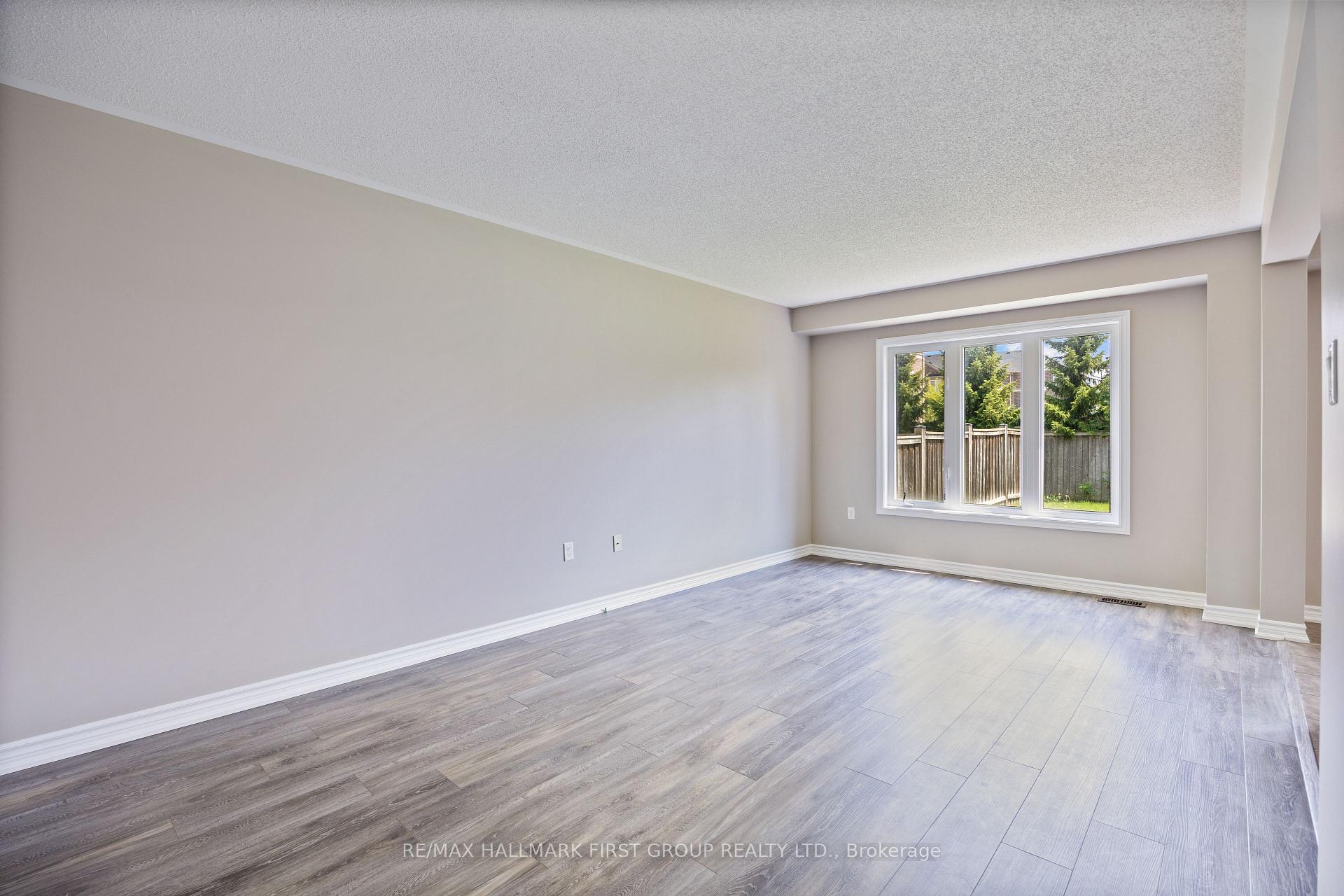 Photo 14 of 59 William Ingles Drive, Clarington, Courtice — HOMEH