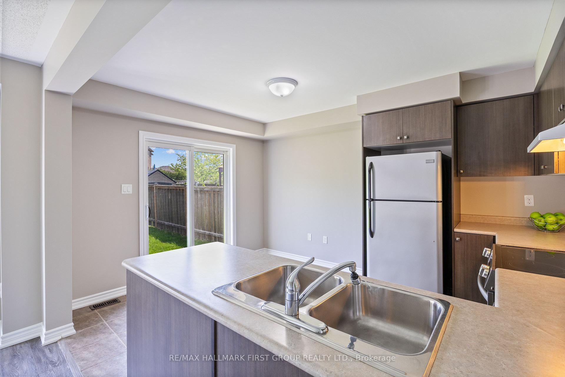 Photo 18 of 59 William Ingles Drive, Clarington, Courtice — HOMEH