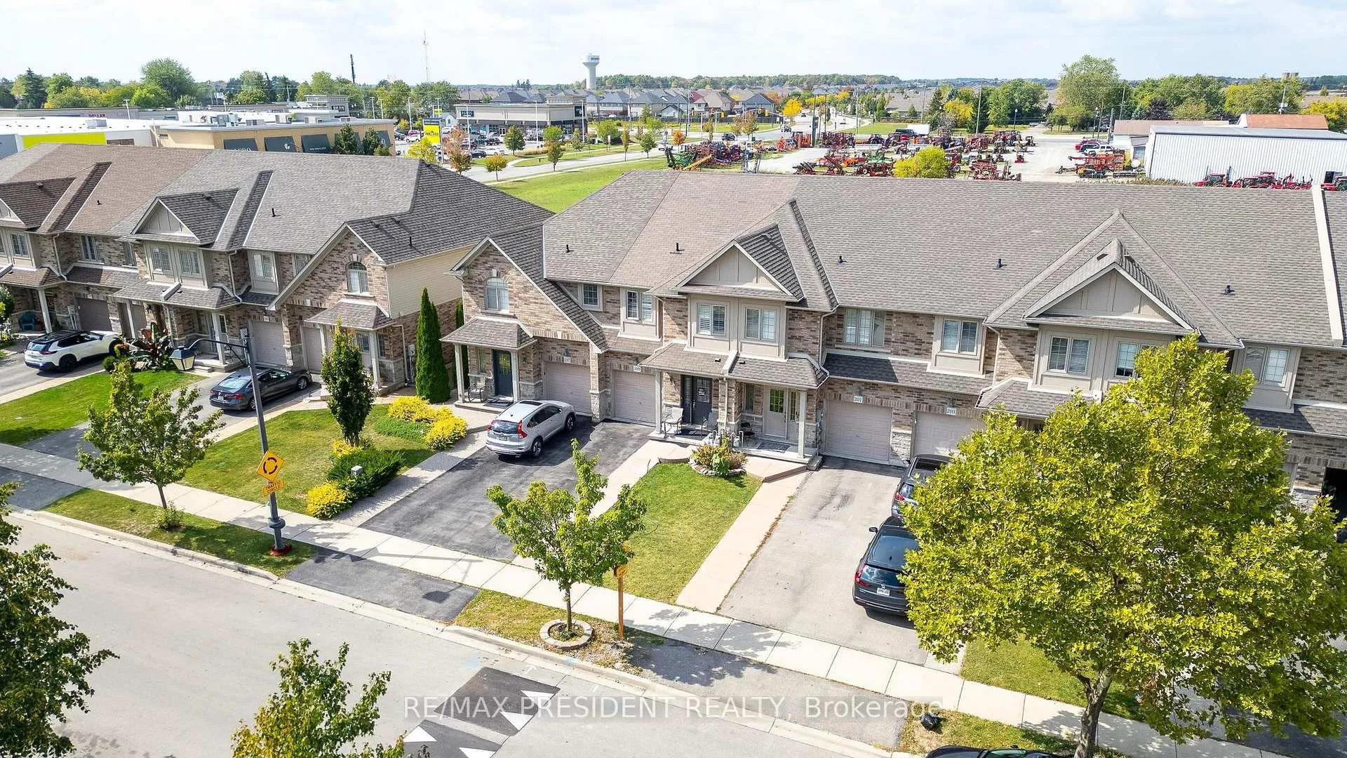 Photo 3 of 199 Tanglewood Drive, Hamilton, Binbrook — HOMEH