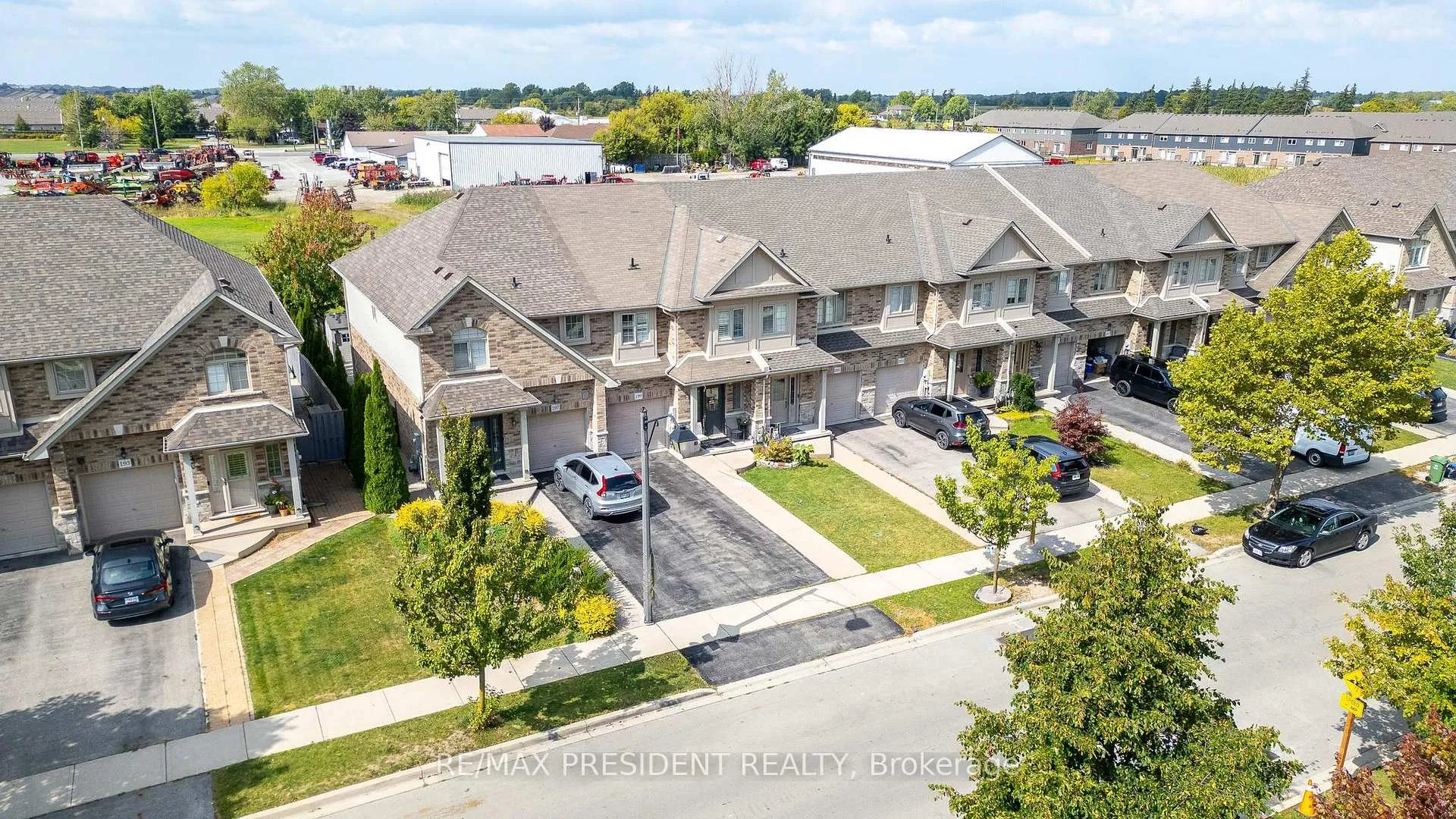 Photo 4 of 199 Tanglewood Drive, Hamilton, Binbrook — HOMEH