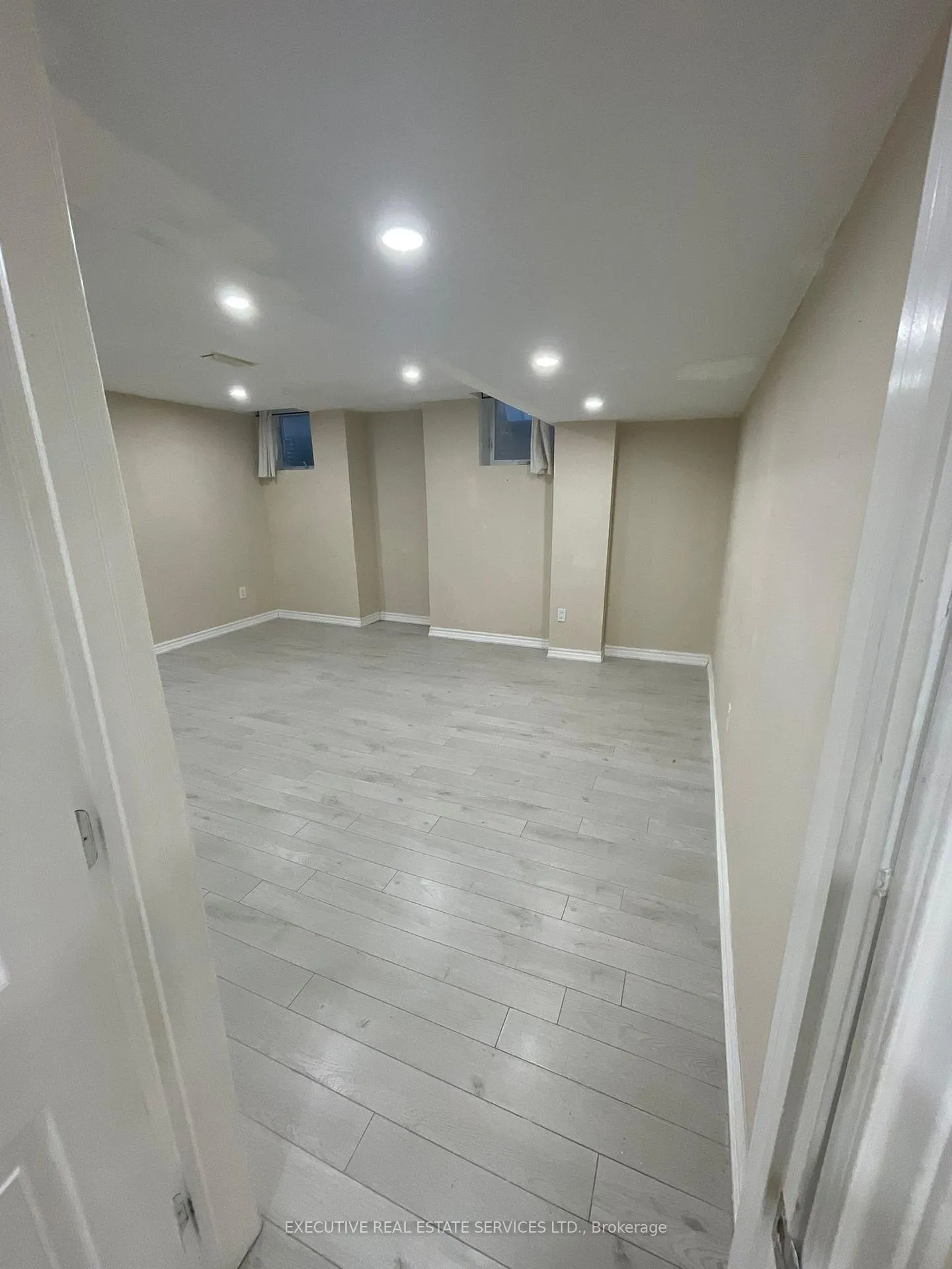 Photo 5 of 96 Yardley Crescent, Brampton, Credit Valley — HOMEH