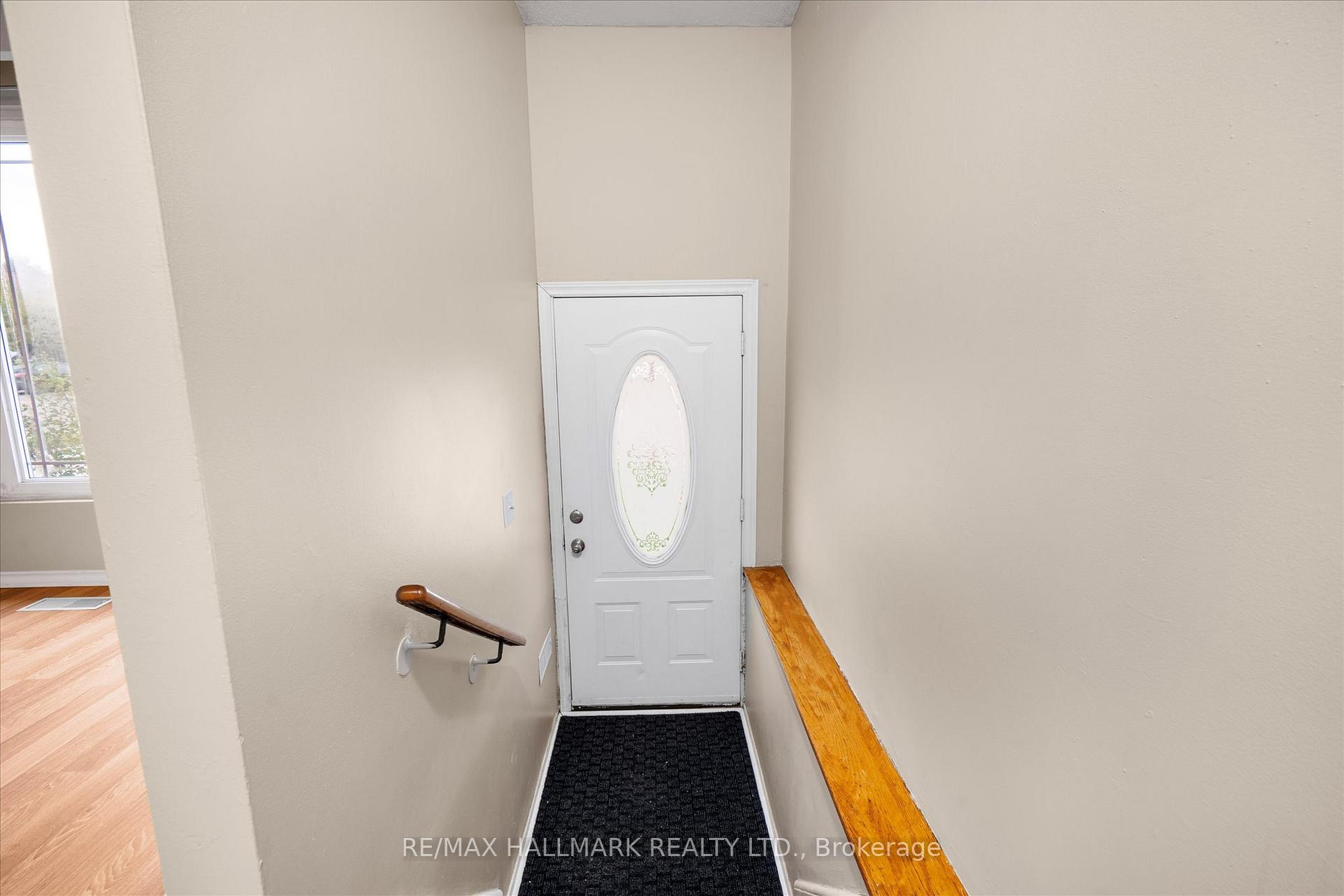 Photo 3 of Unit Upper, 80 Madison Street, Brampton, Central Park — HOMEH