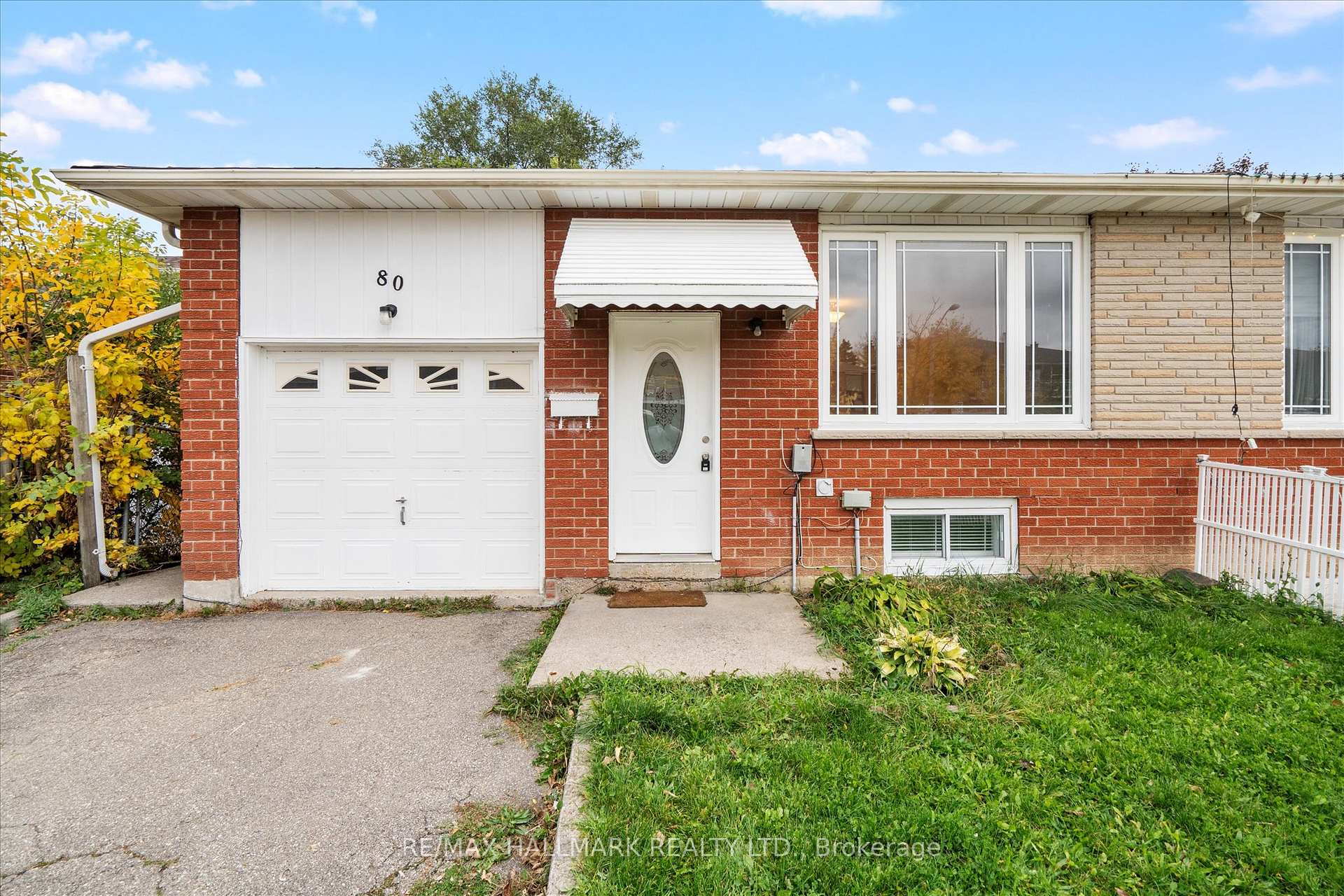 Photo 4 of Unit Upper, 80 Madison Street, Brampton, Central Park — HOMEH