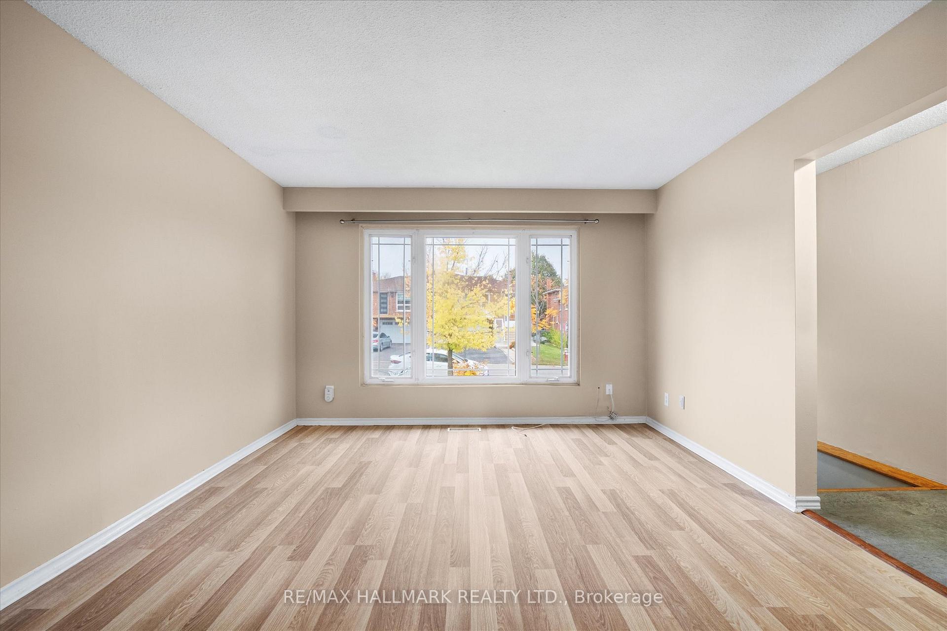 Photo 6 of Unit Upper, 80 Madison Street, Brampton, Central Park — HOMEH