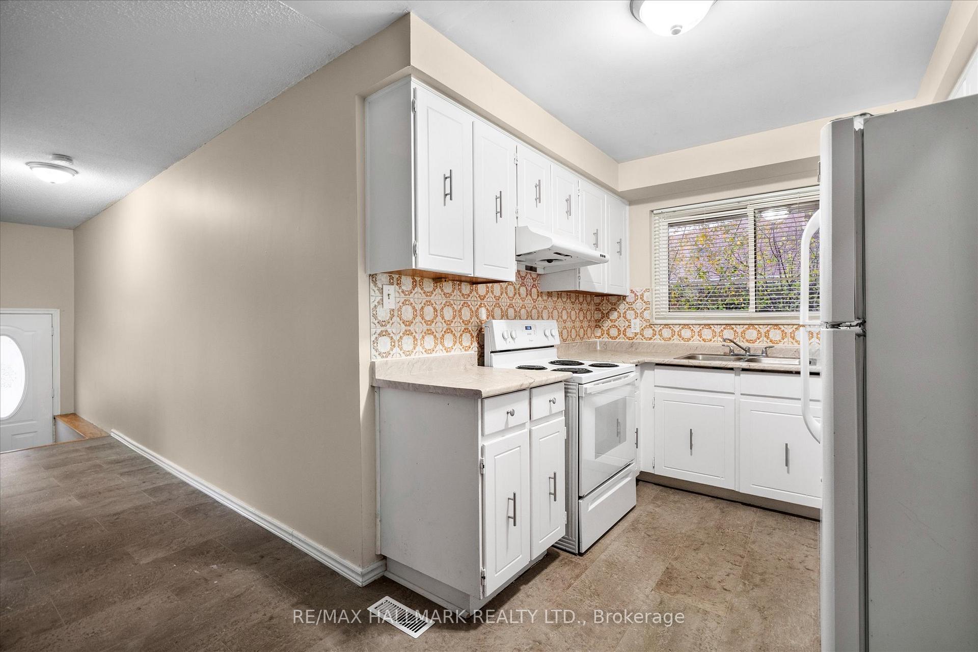 Photo 11 of Unit Upper, 80 Madison Street, Brampton, Central Park — HOMEH