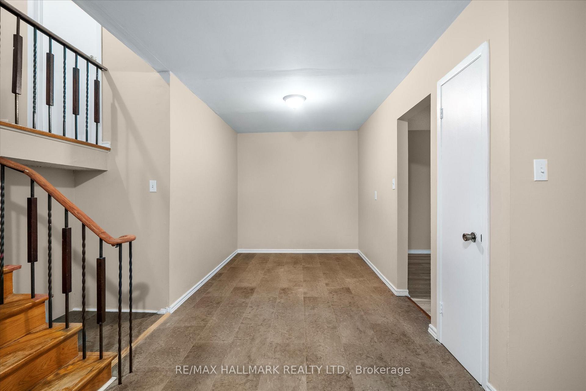 Photo 13 of Unit Upper, 80 Madison Street, Brampton, Central Park — HOMEH