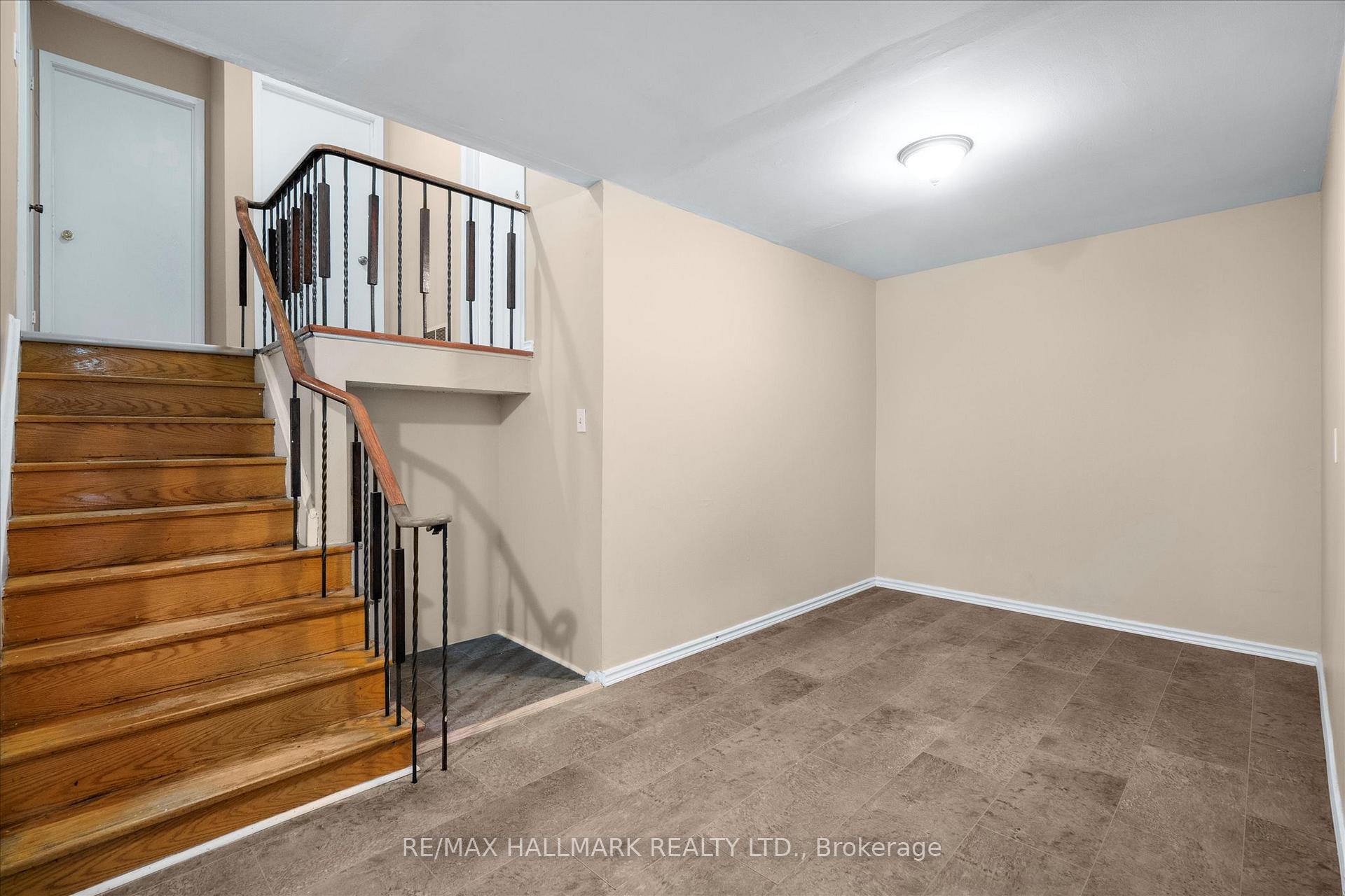 Photo 14 of Unit Upper, 80 Madison Street, Brampton, Central Park — HOMEH
