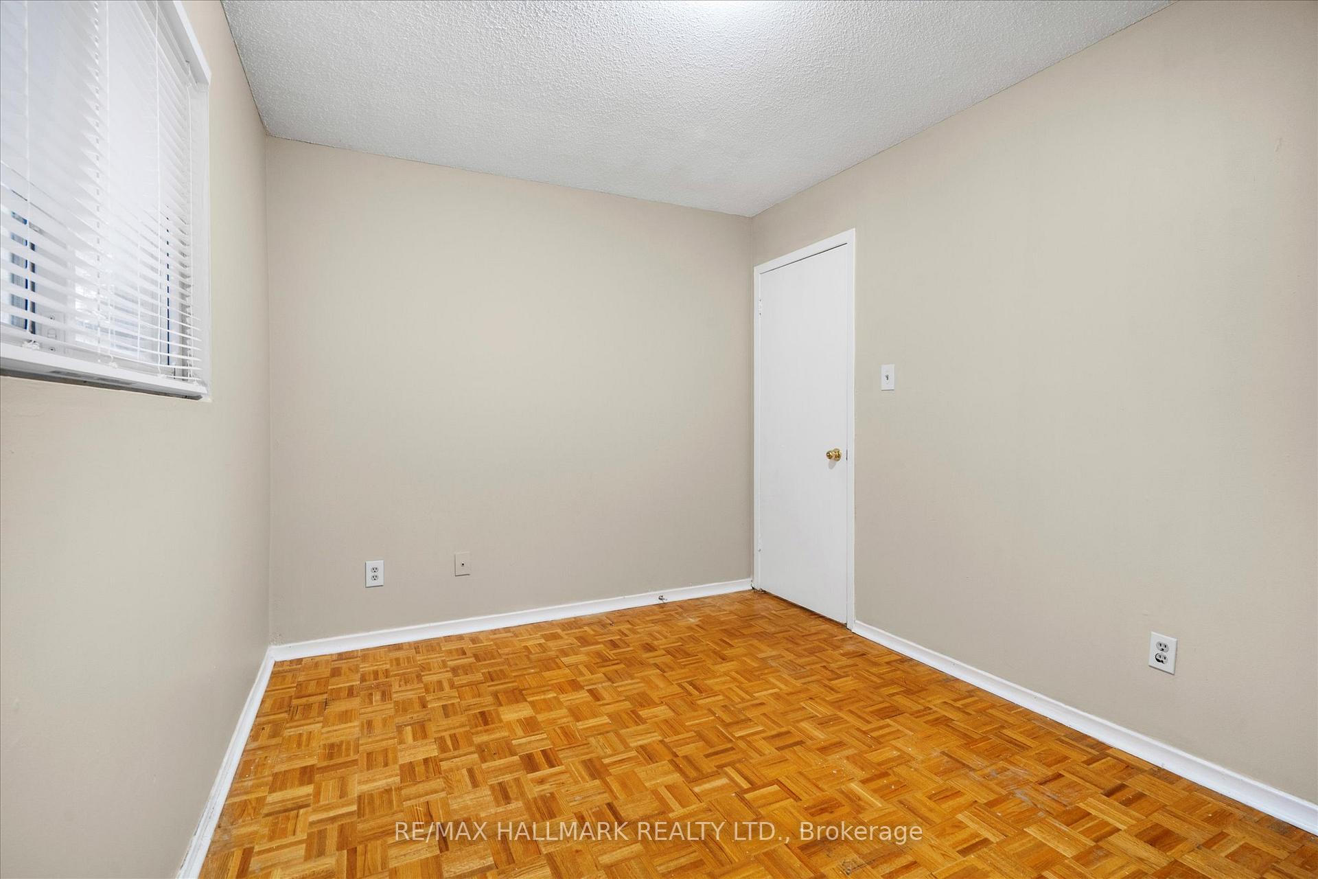 Photo 24 of Unit Upper, 80 Madison Street, Brampton, Central Park — HOMEH