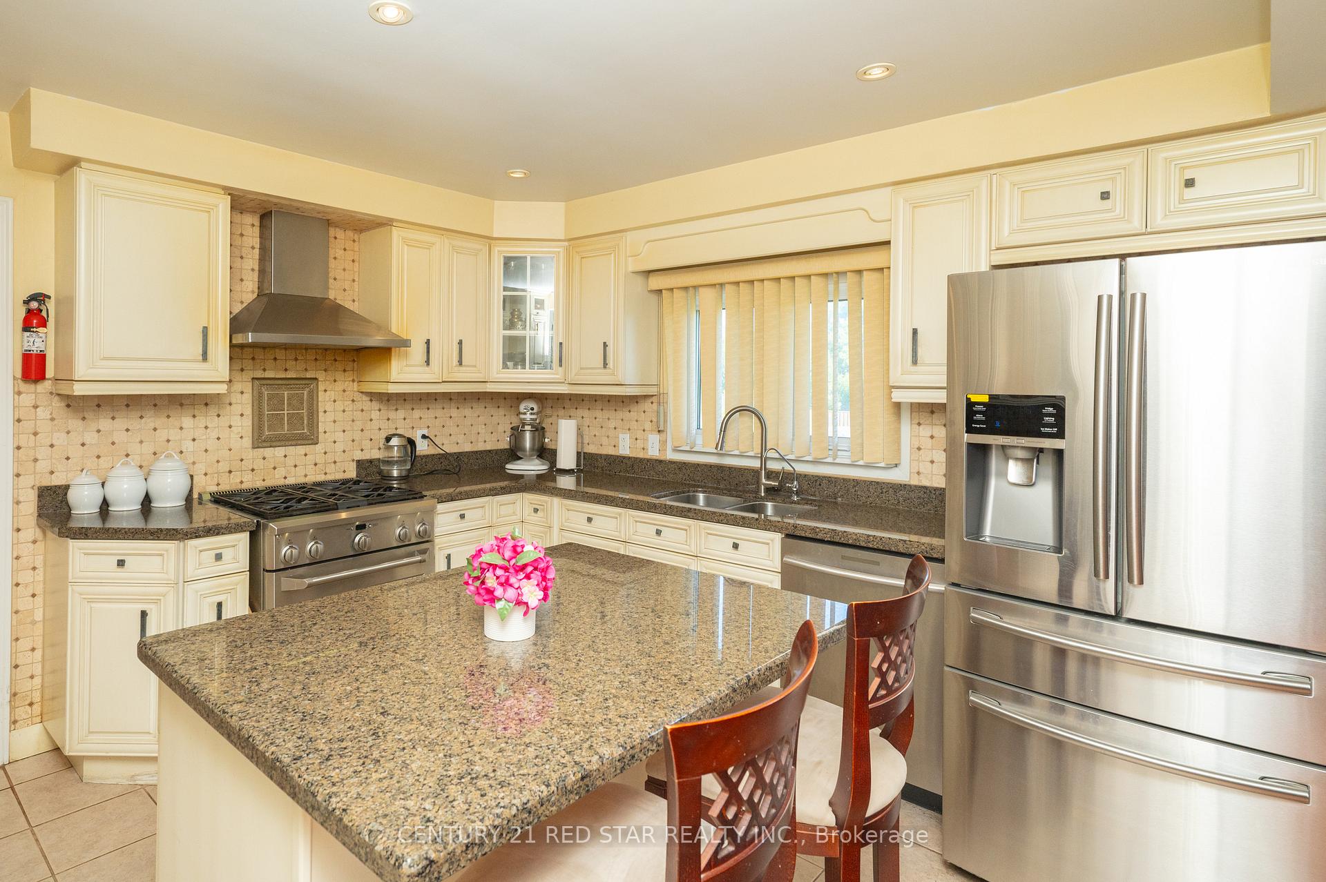 Photo 16 of 5955 Mayfield Road, Brampton, Vales of Castlemore North — HOMEH