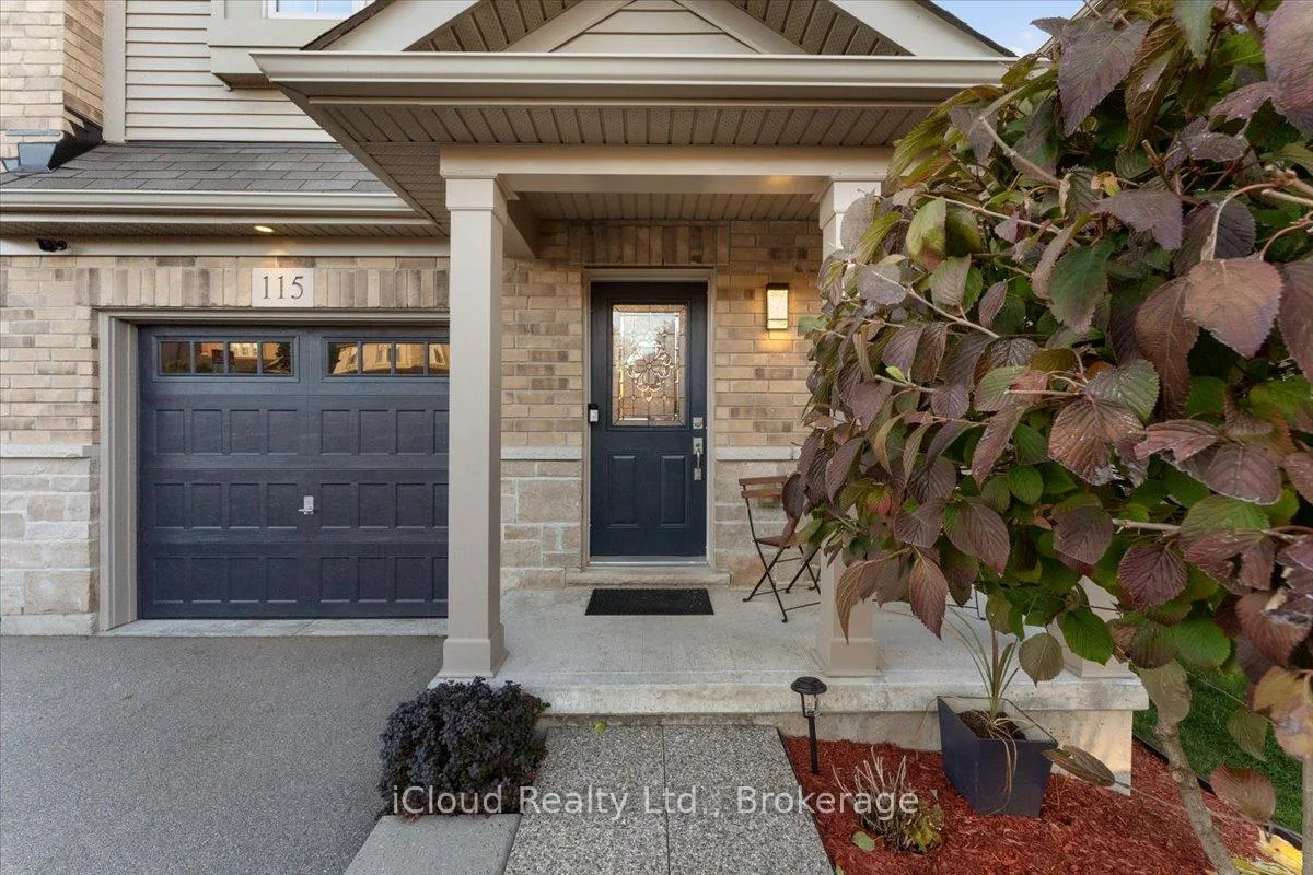 Photo 2 of 115 Echovalley Drive, Hamilton, Stoney Creek Mountain — HOMEH