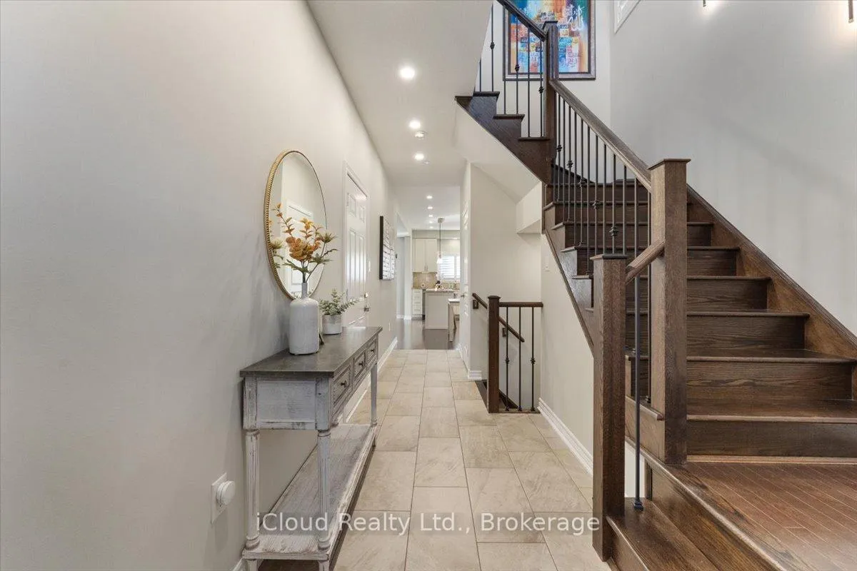 Photo 4 of 115 Echovalley Drive, Hamilton, Stoney Creek Mountain — HOMEH